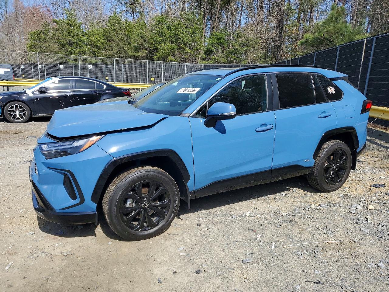 Salvage Toyota RAV4 Image