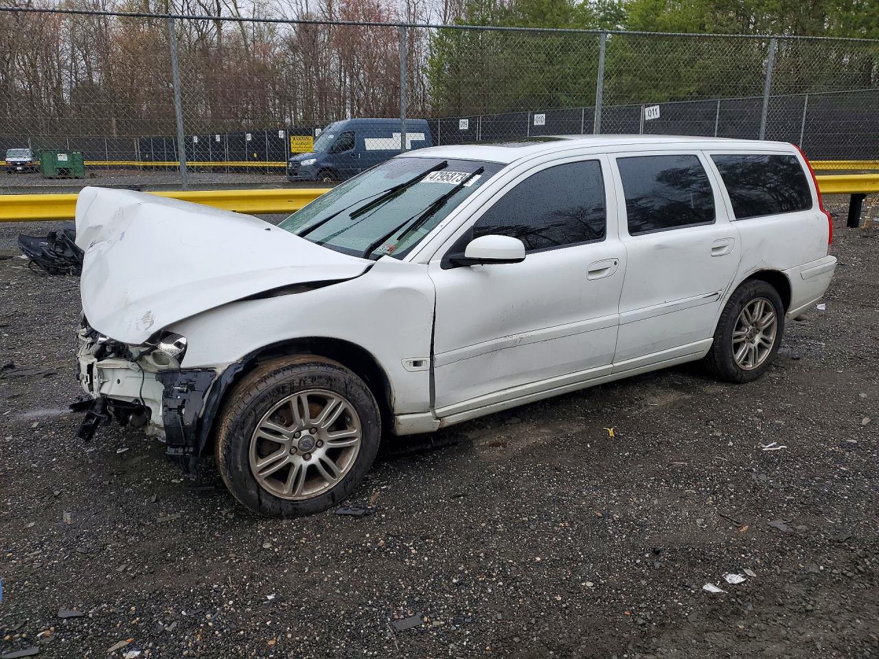 Salvage Volvo V70 Image