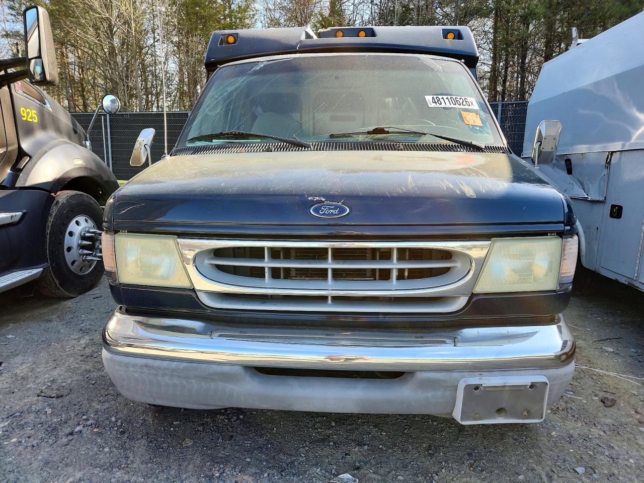 Ford Econoline E350 Super Duty Cutaway Van