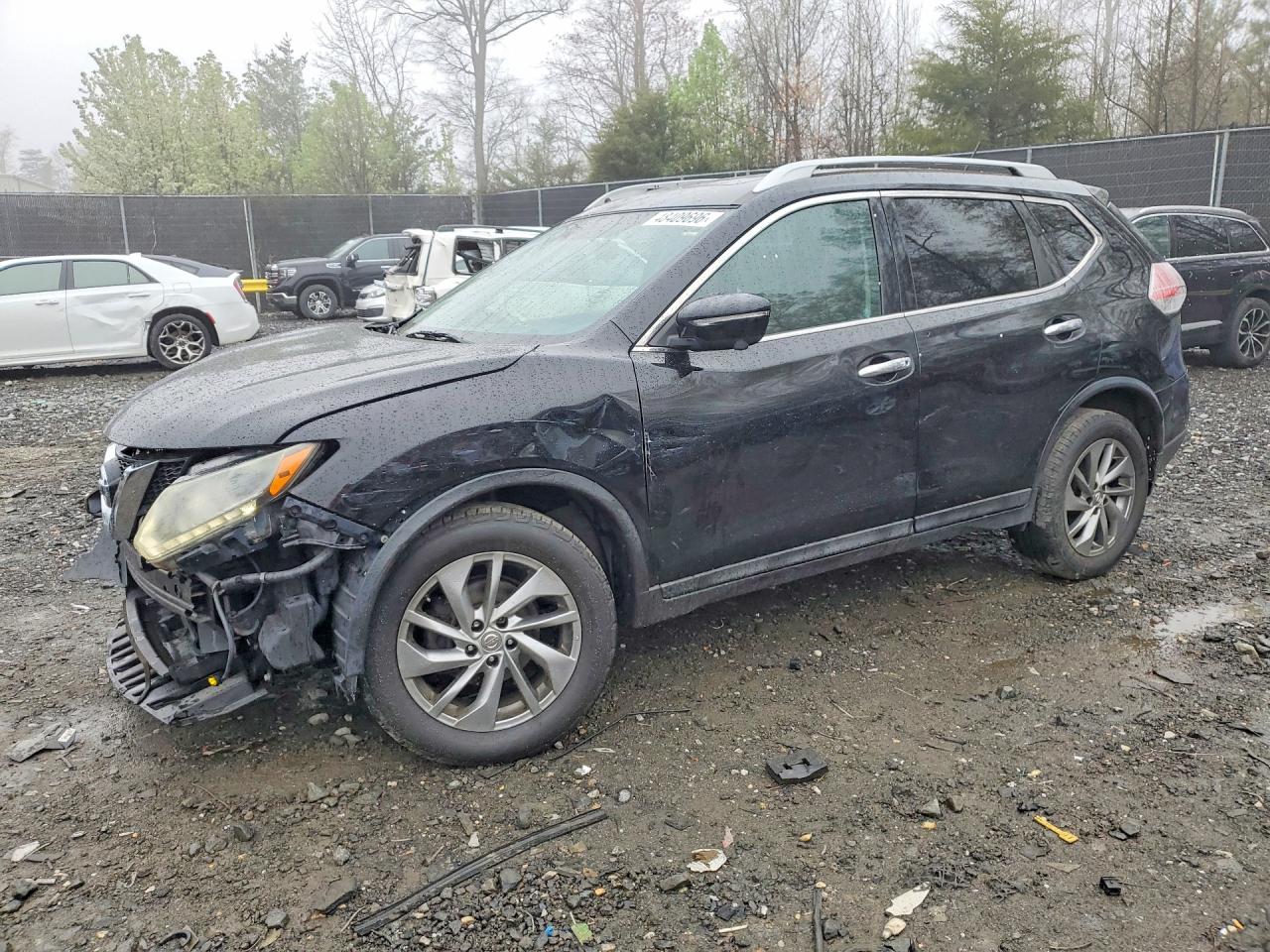 Salvage Nissan Rogue Image