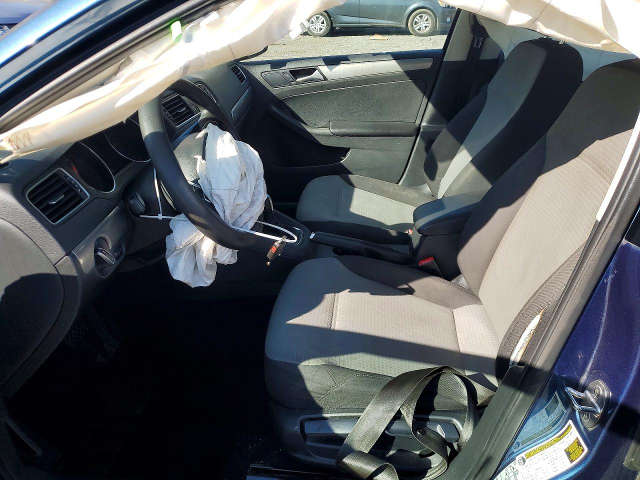 Volkswagen Jetta S