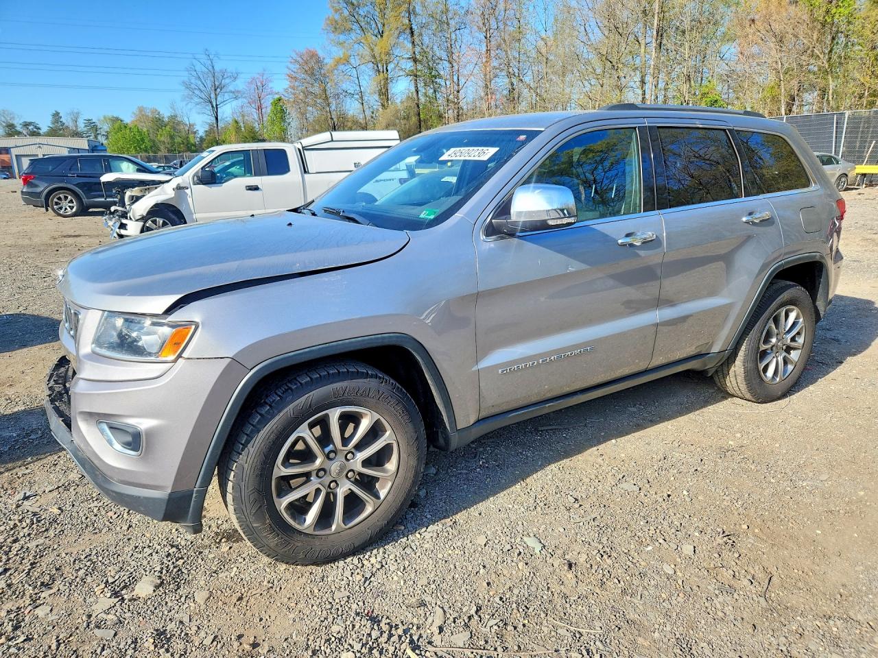 Salvage Jeep Cherokee Image