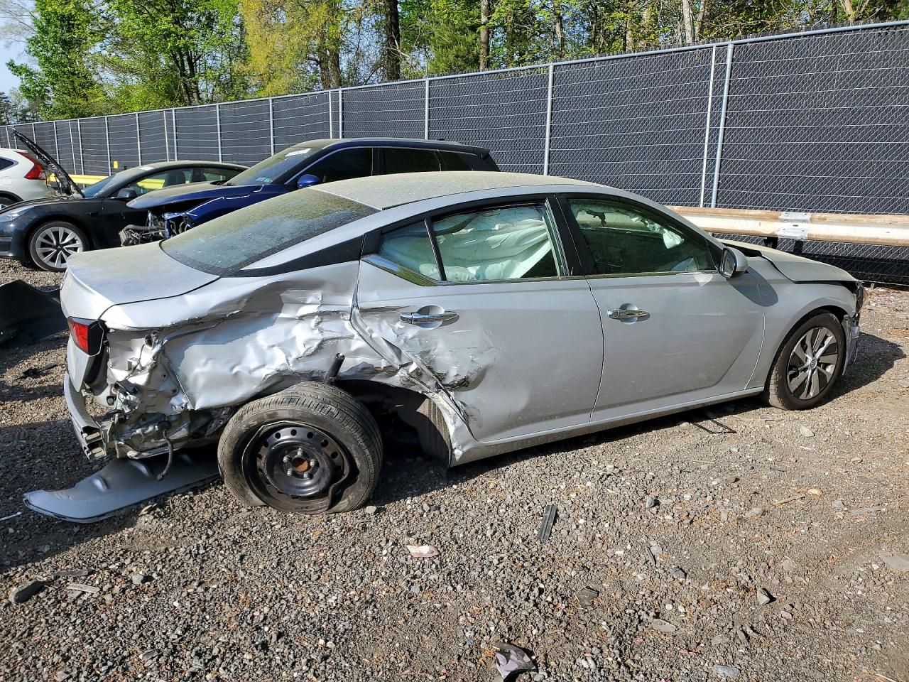 Nissan Altima S