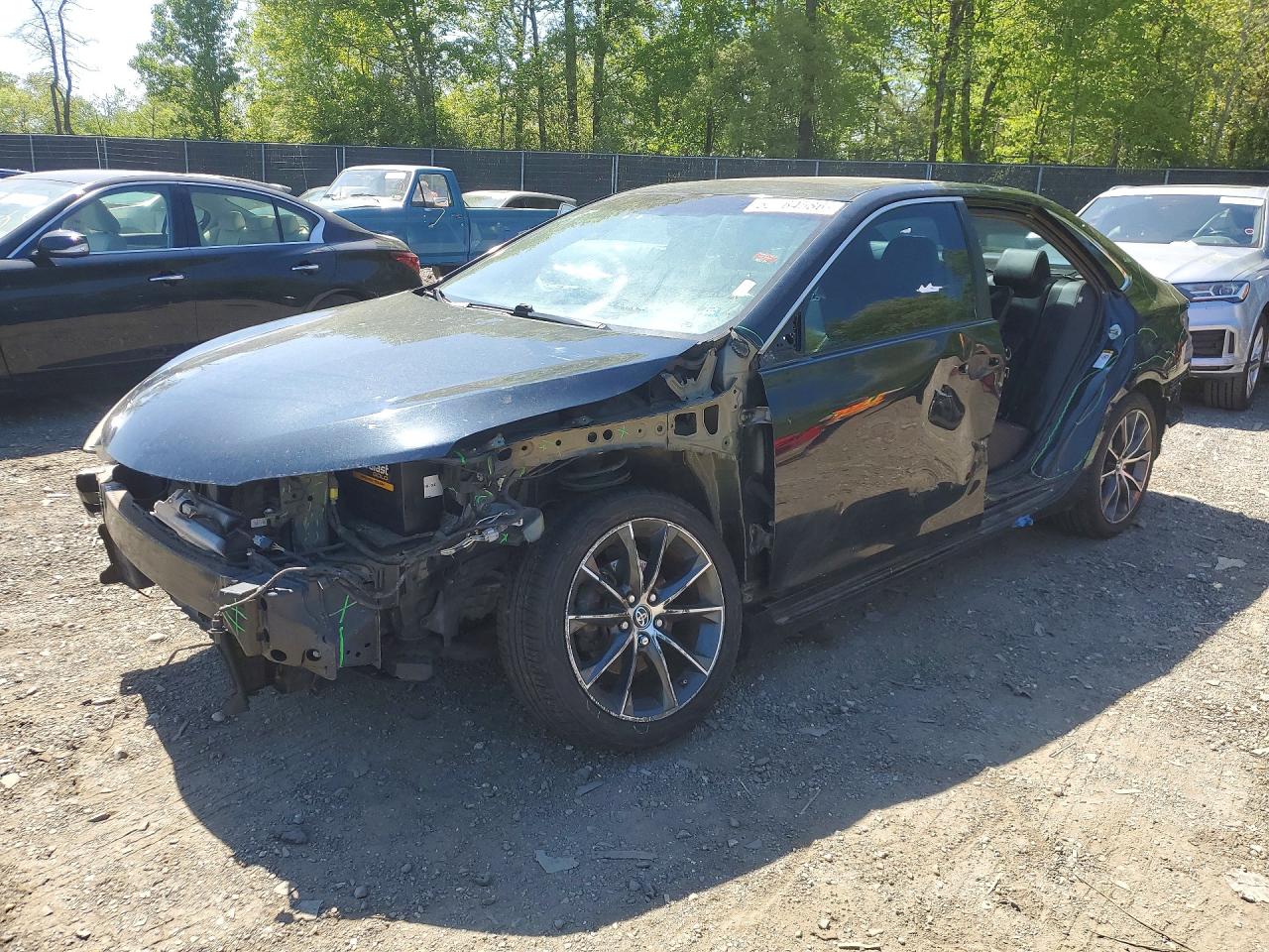 Salvage Toyota Camry Image