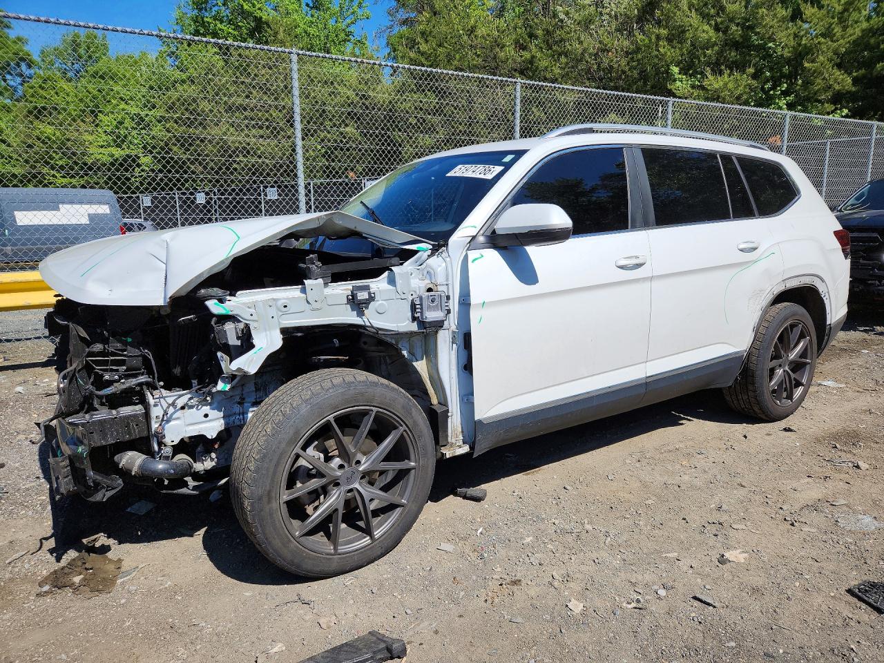 Salvage Volkswagen Atlas Image