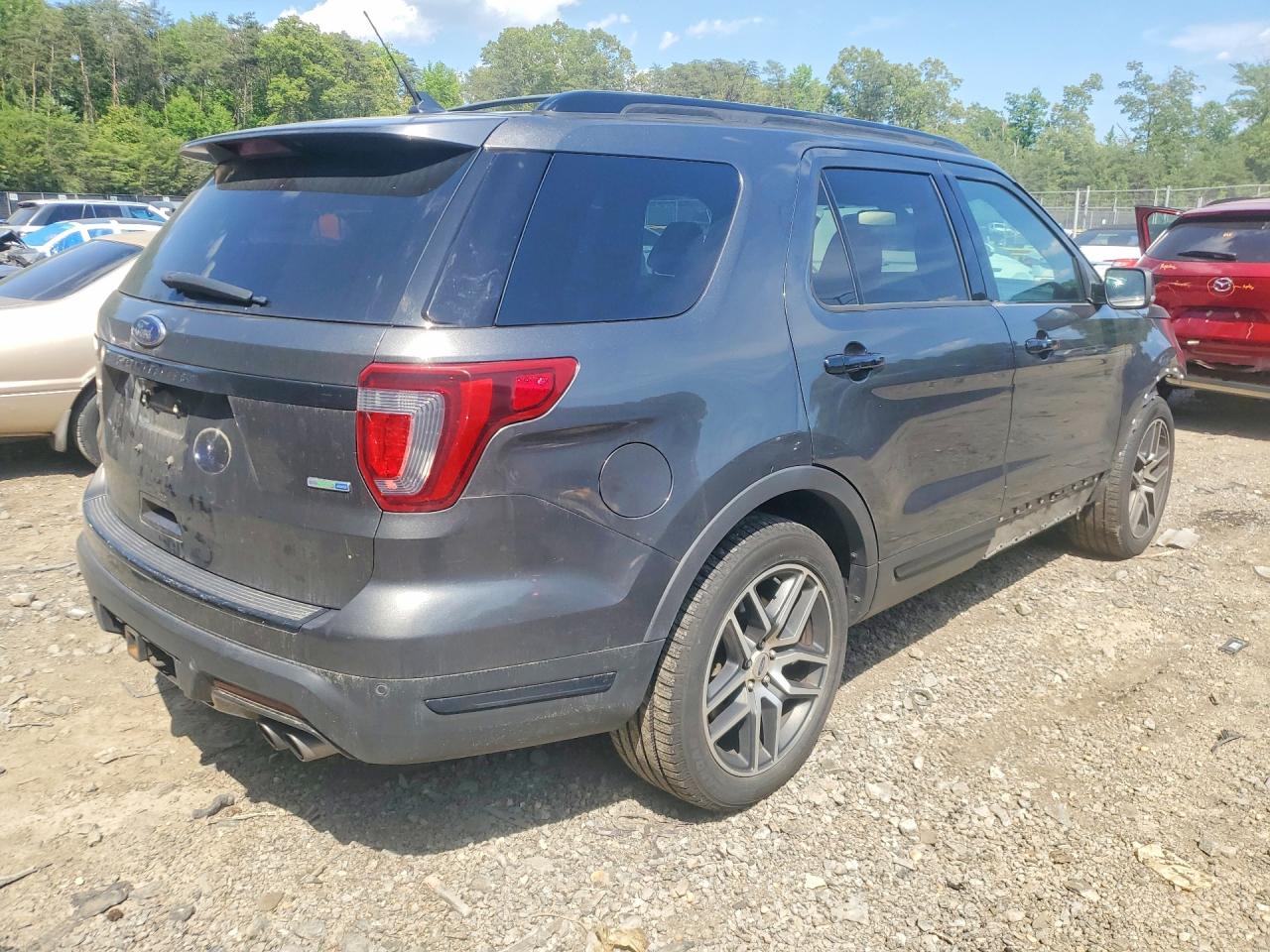Ford Explorer Sport
