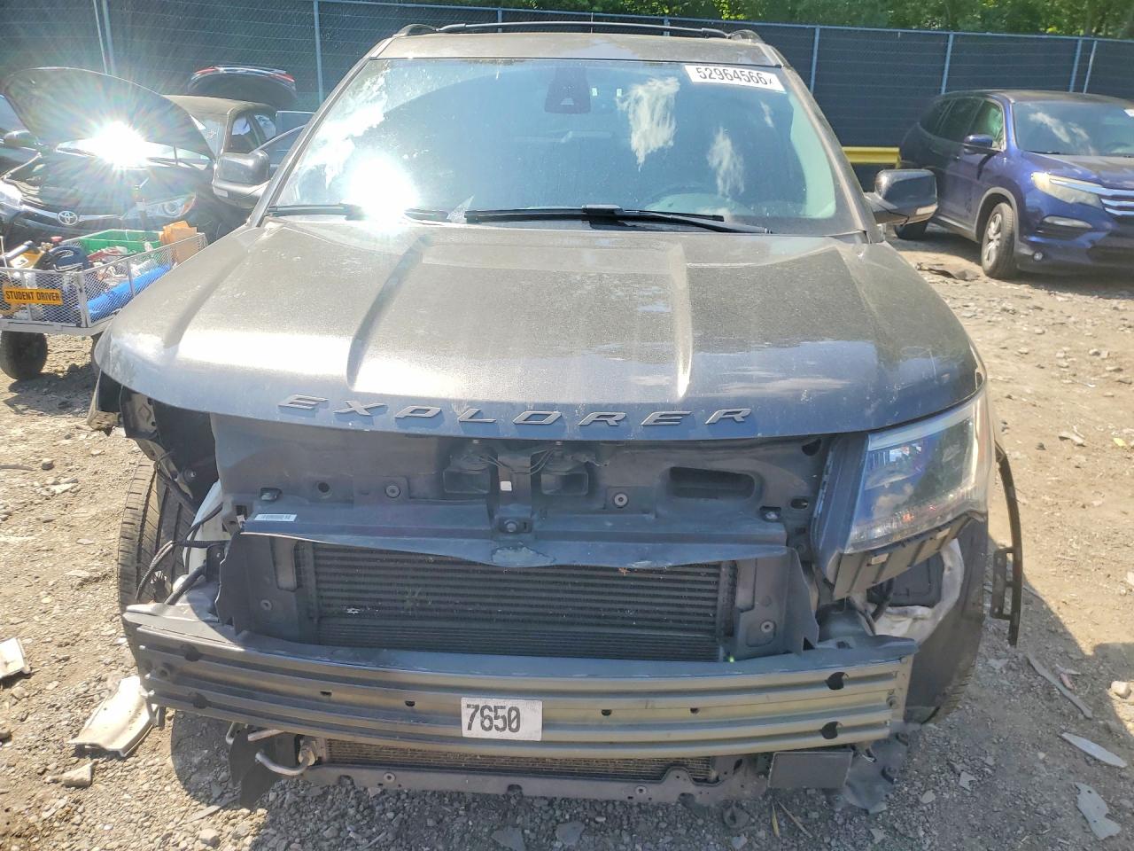 Ford Explorer Sport