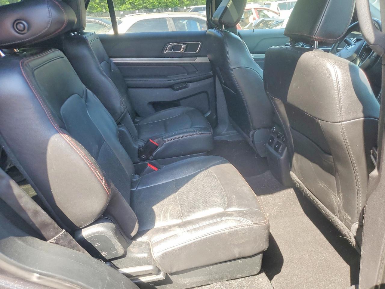 Ford Explorer Sport