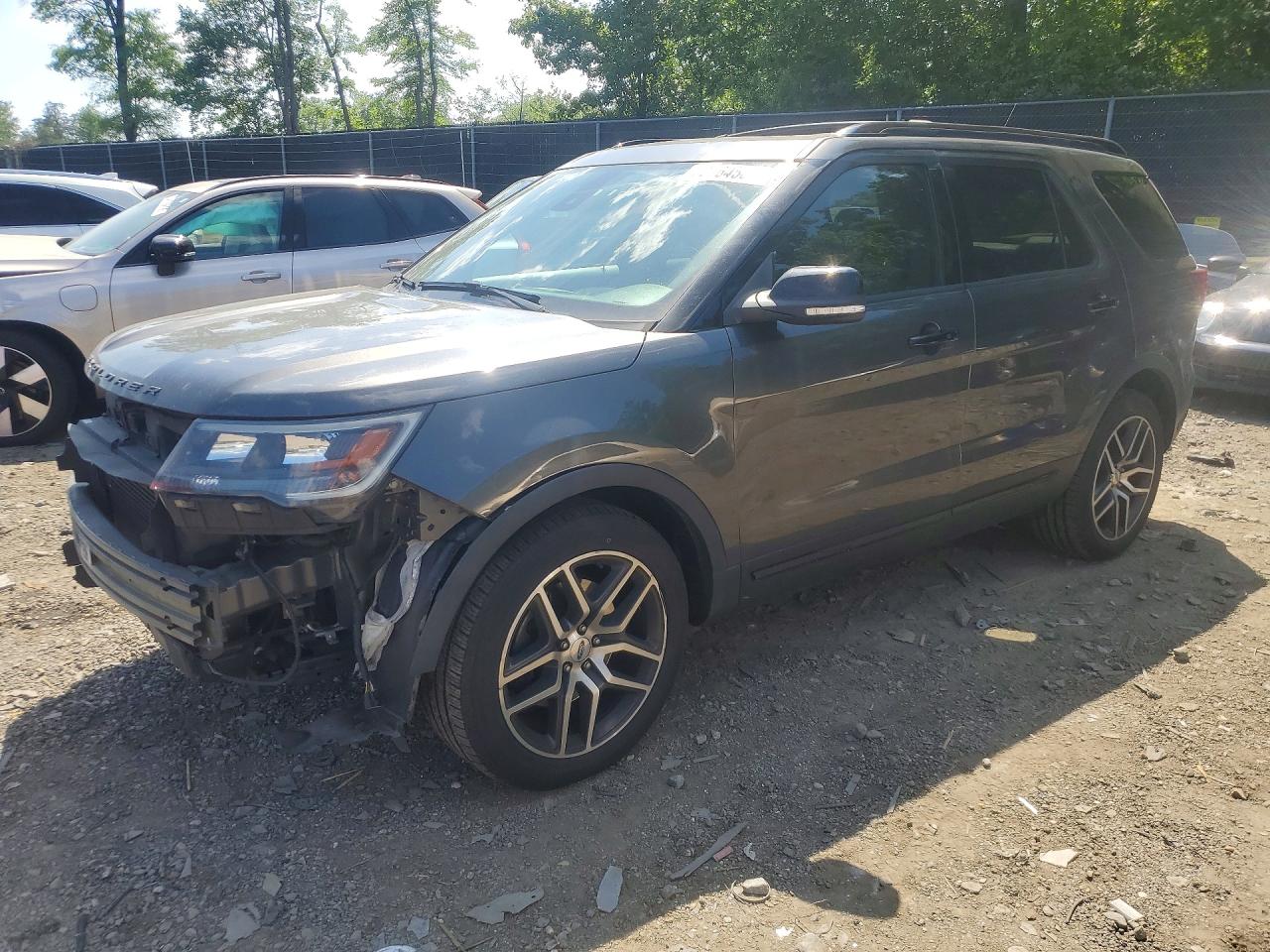 Salvage Ford Explorer Image