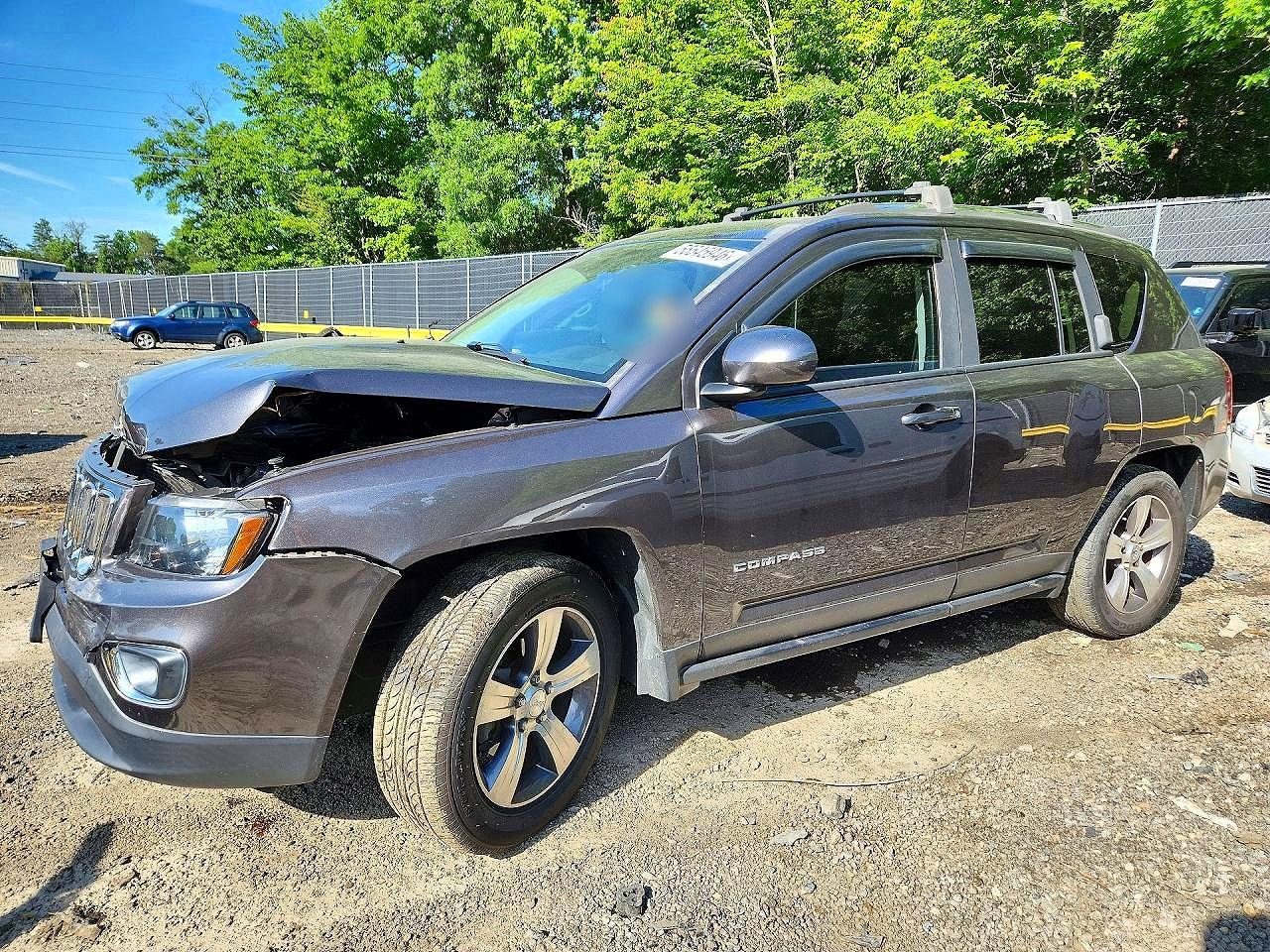 Salvage Jeep Compass Image