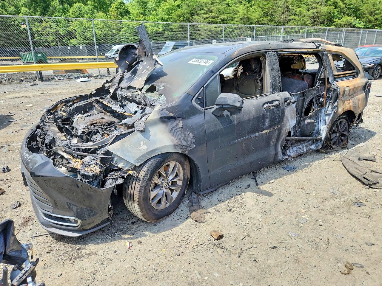 Salvage Toyota Sienna Image