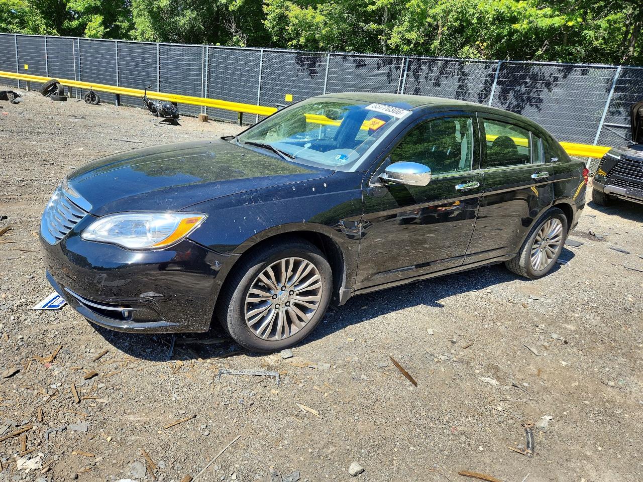 Salvage Chrysler 200 Image