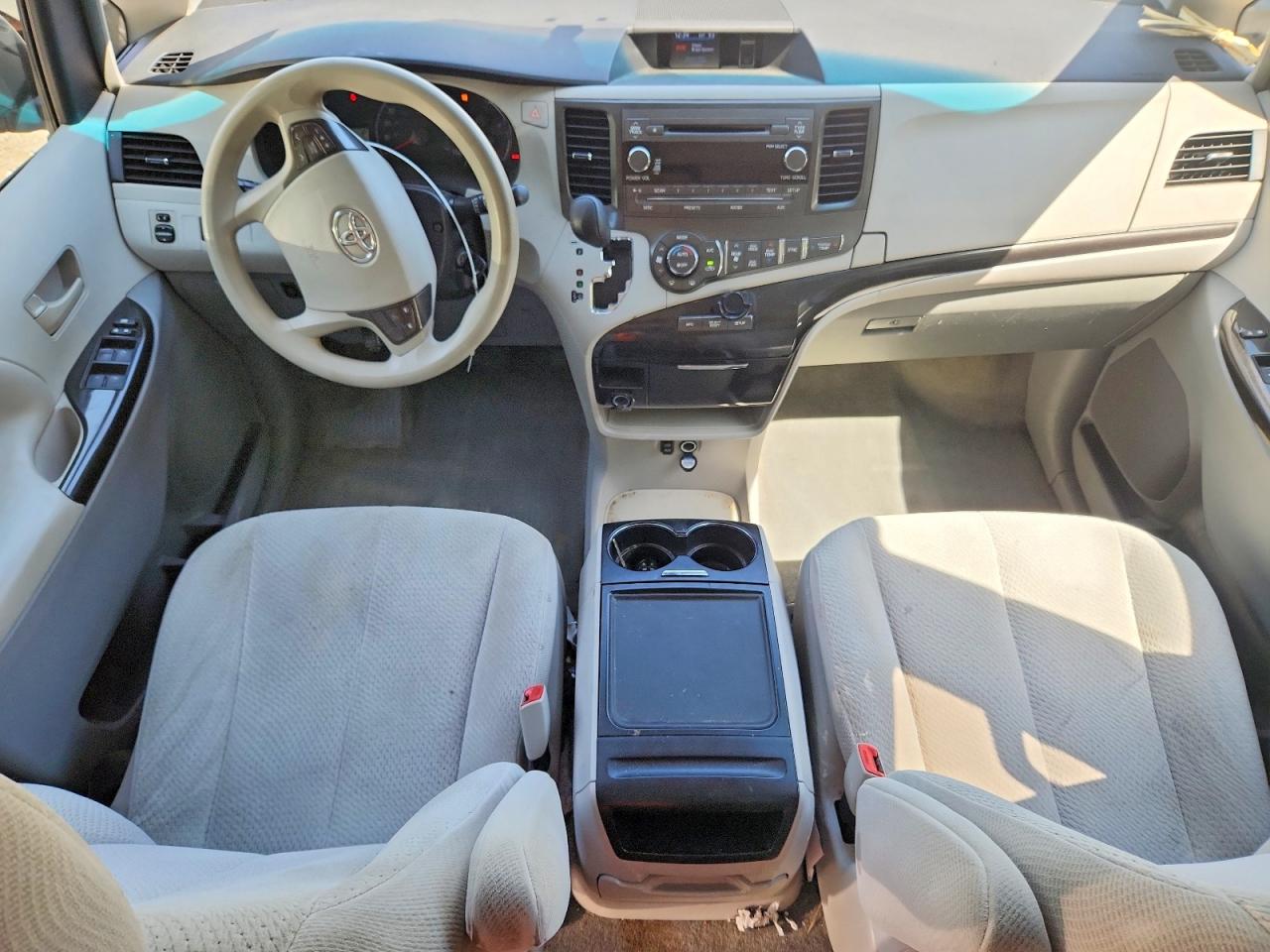 Toyota Sienna Le