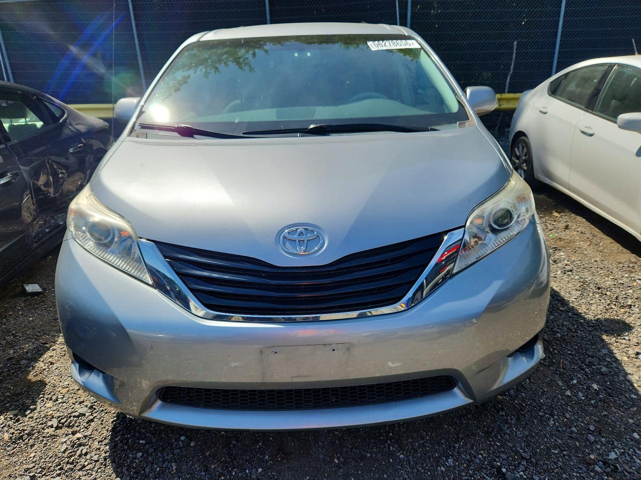 Toyota Sienna Le