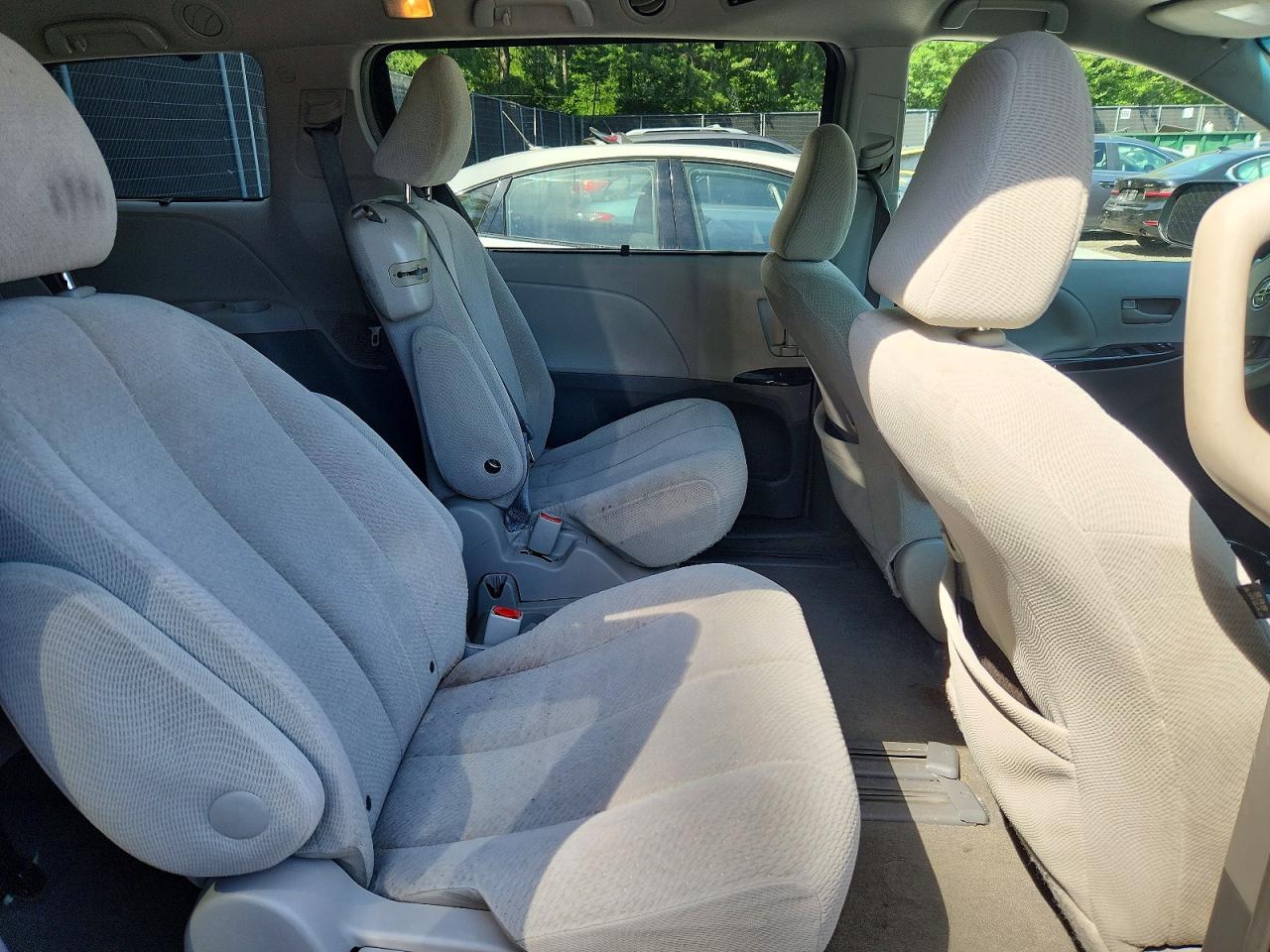 Toyota Sienna Le