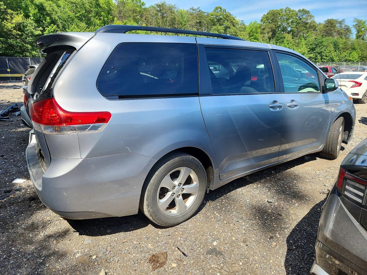 Toyota Sienna Le