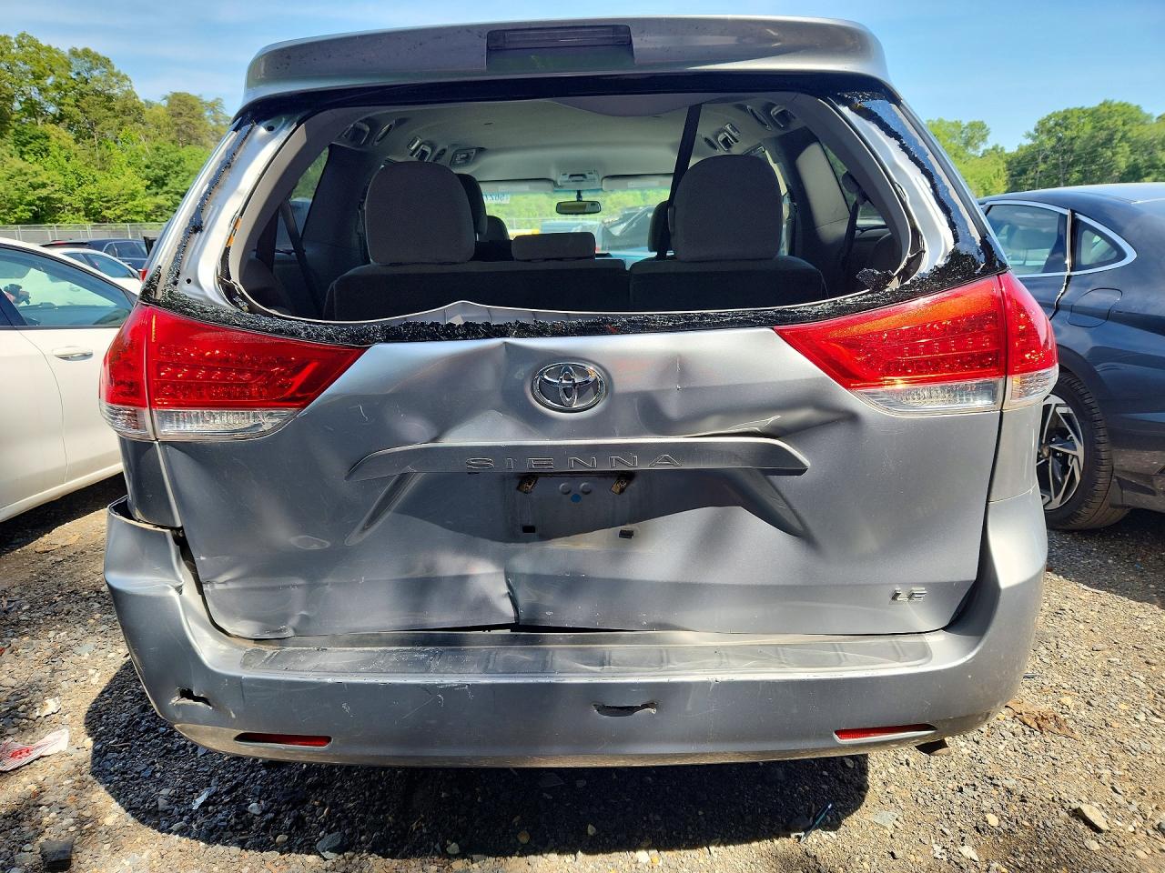 Toyota Sienna Le