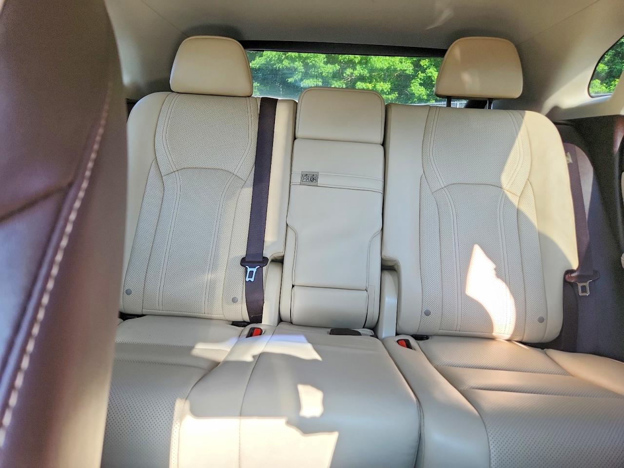 Lexus RX Base