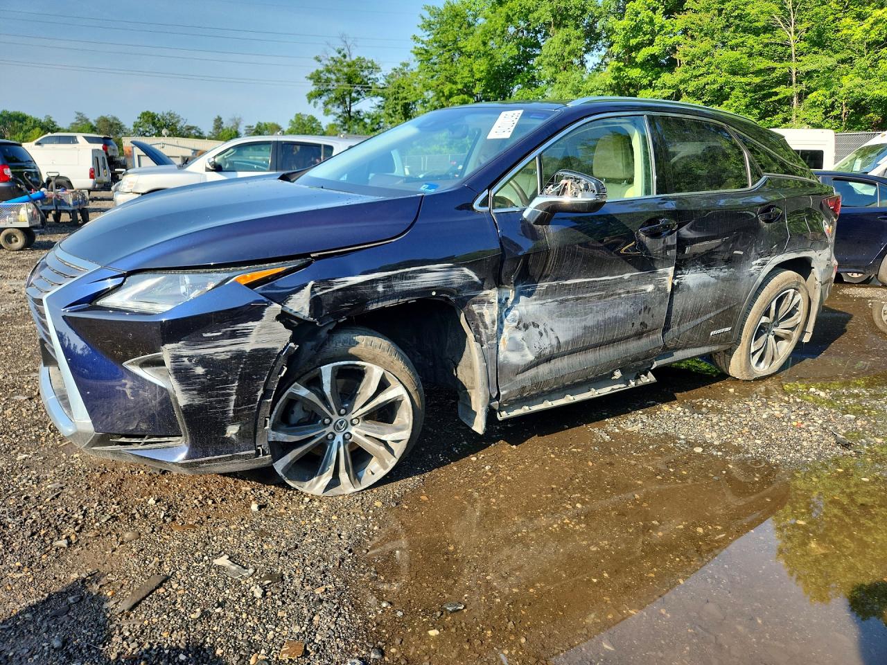 Salvage Lexus RX Image