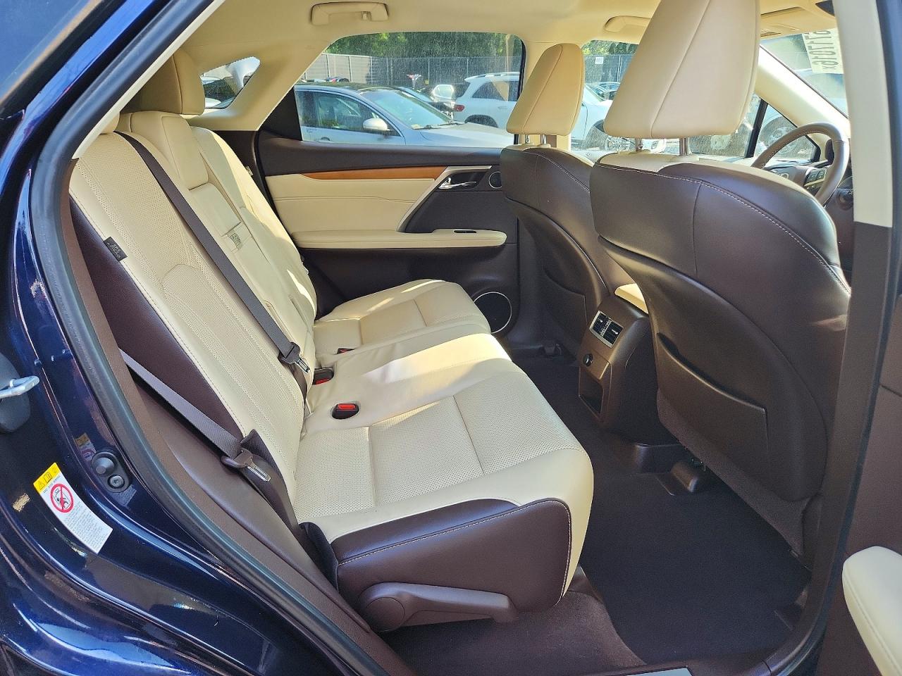 Lexus RX Base
