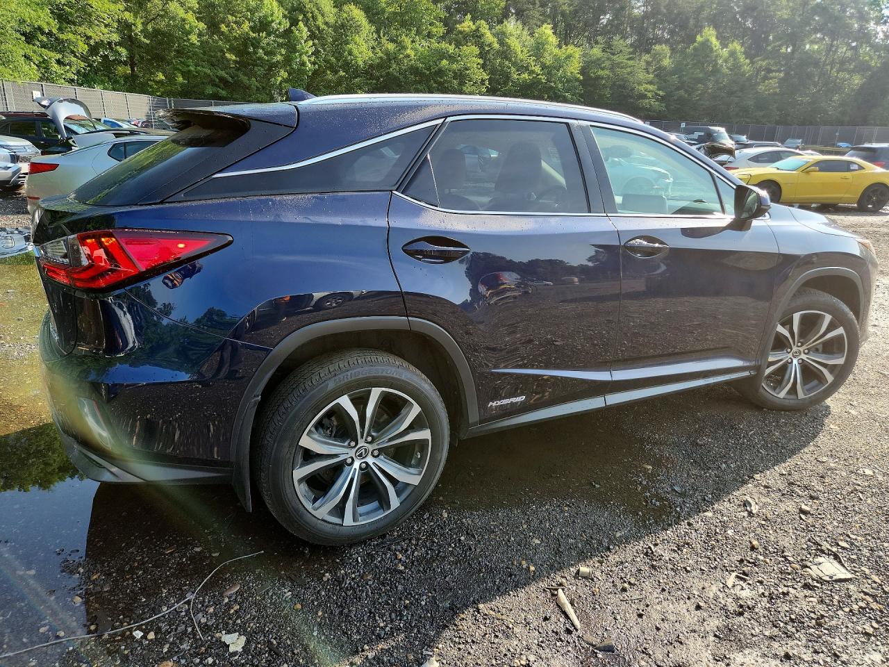 Lexus RX Base