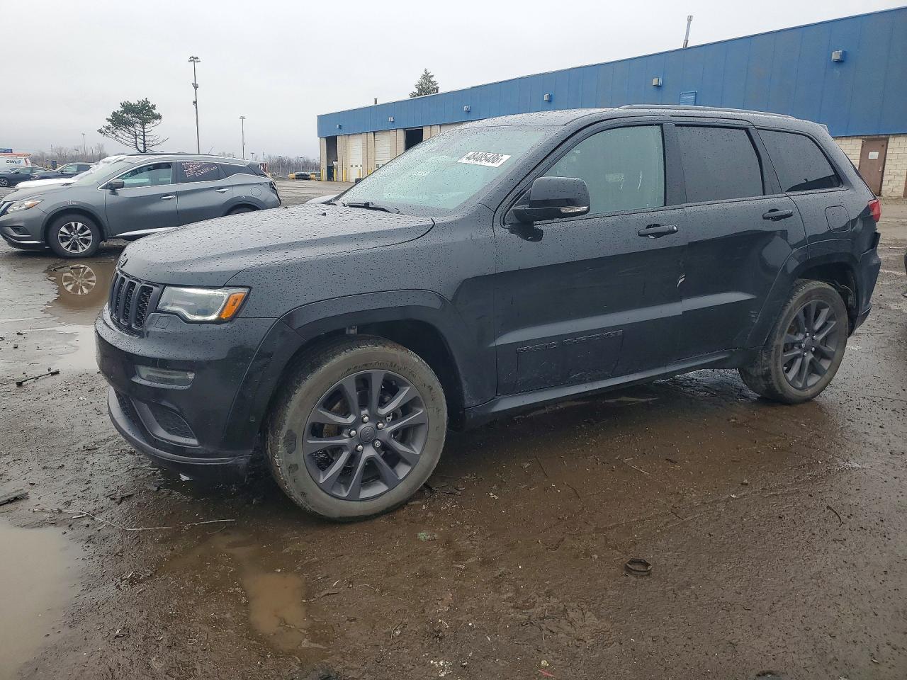 Salvage Jeep Cherokee Image