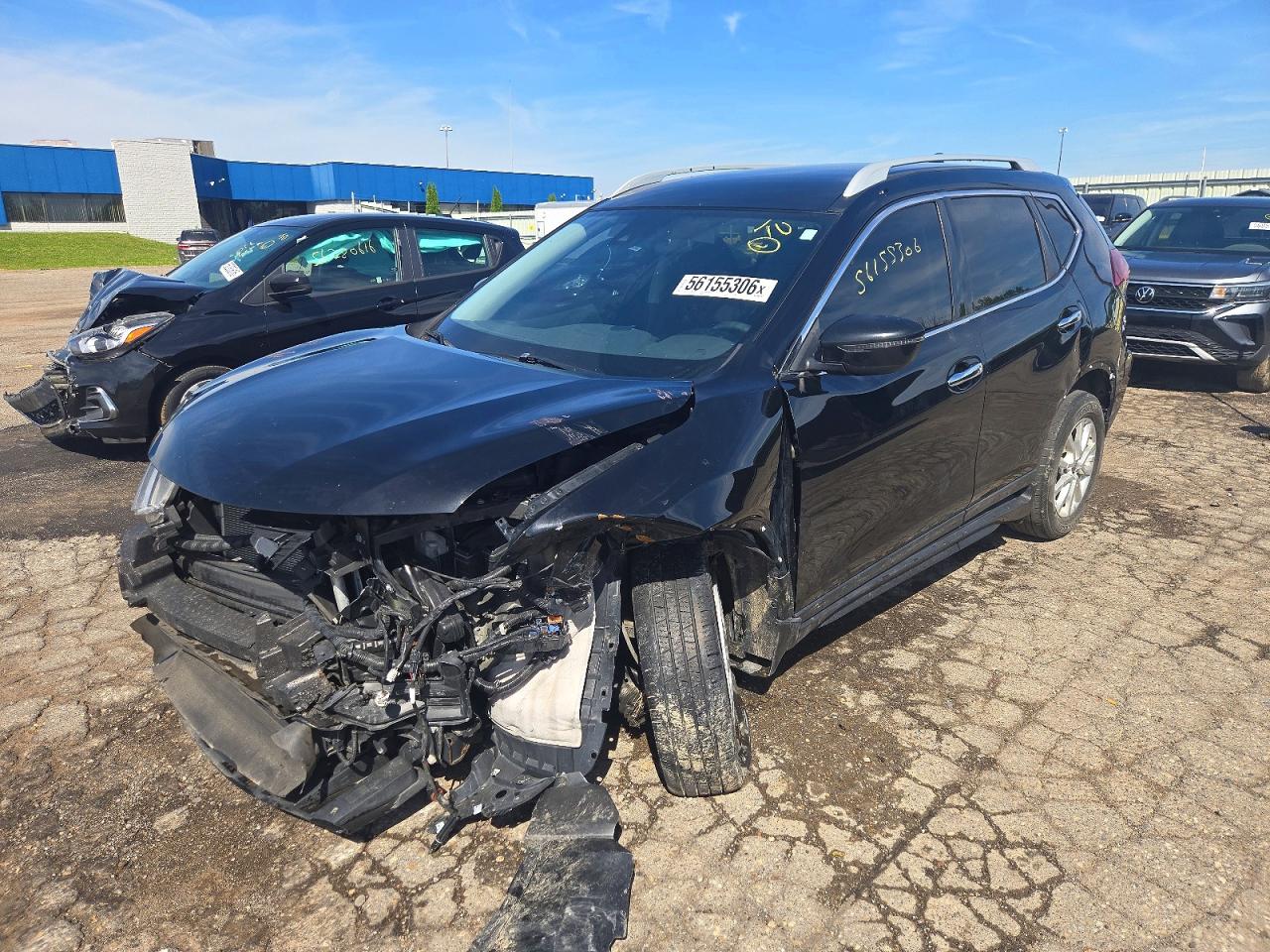 Salvage Nissan Rogue Image