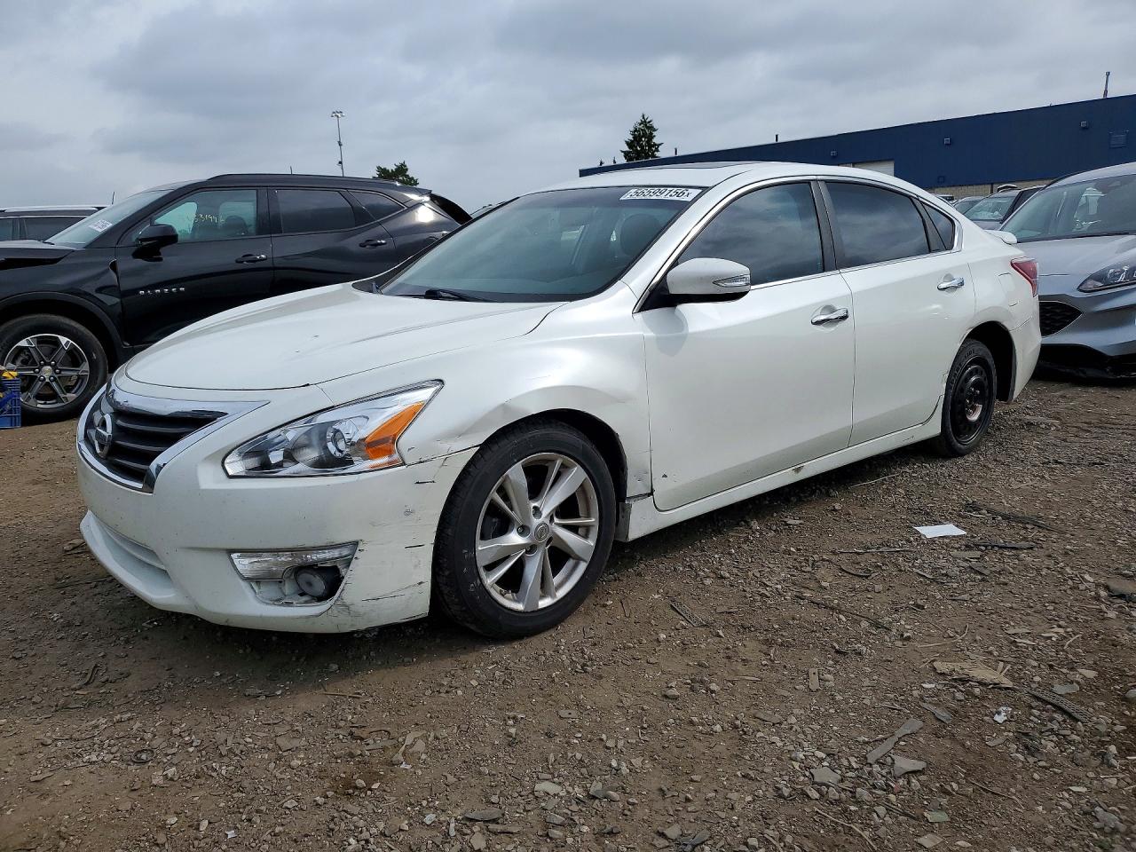 Salvage Nissan Altima Image
