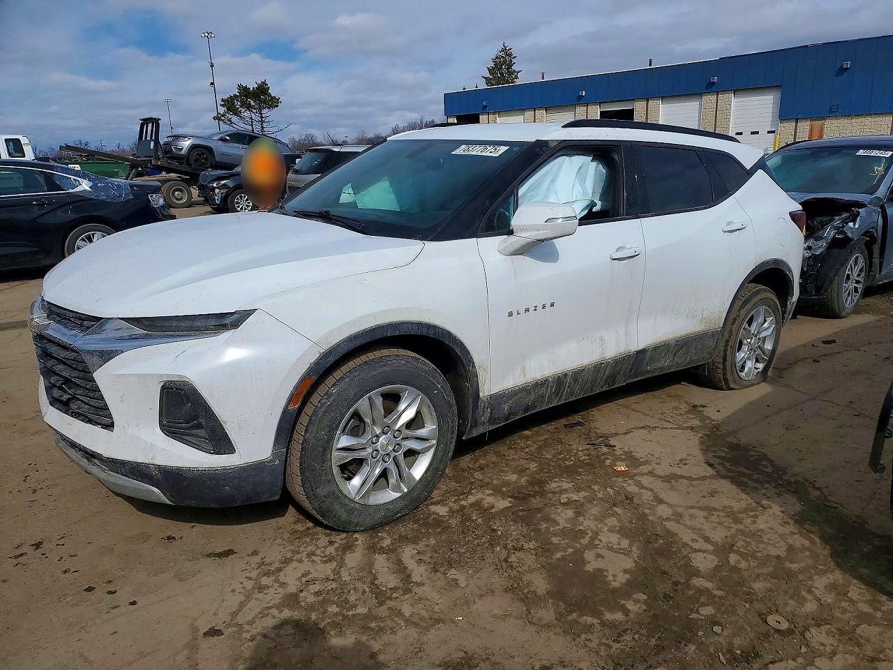 Salvage Chevrolet Blazer Image