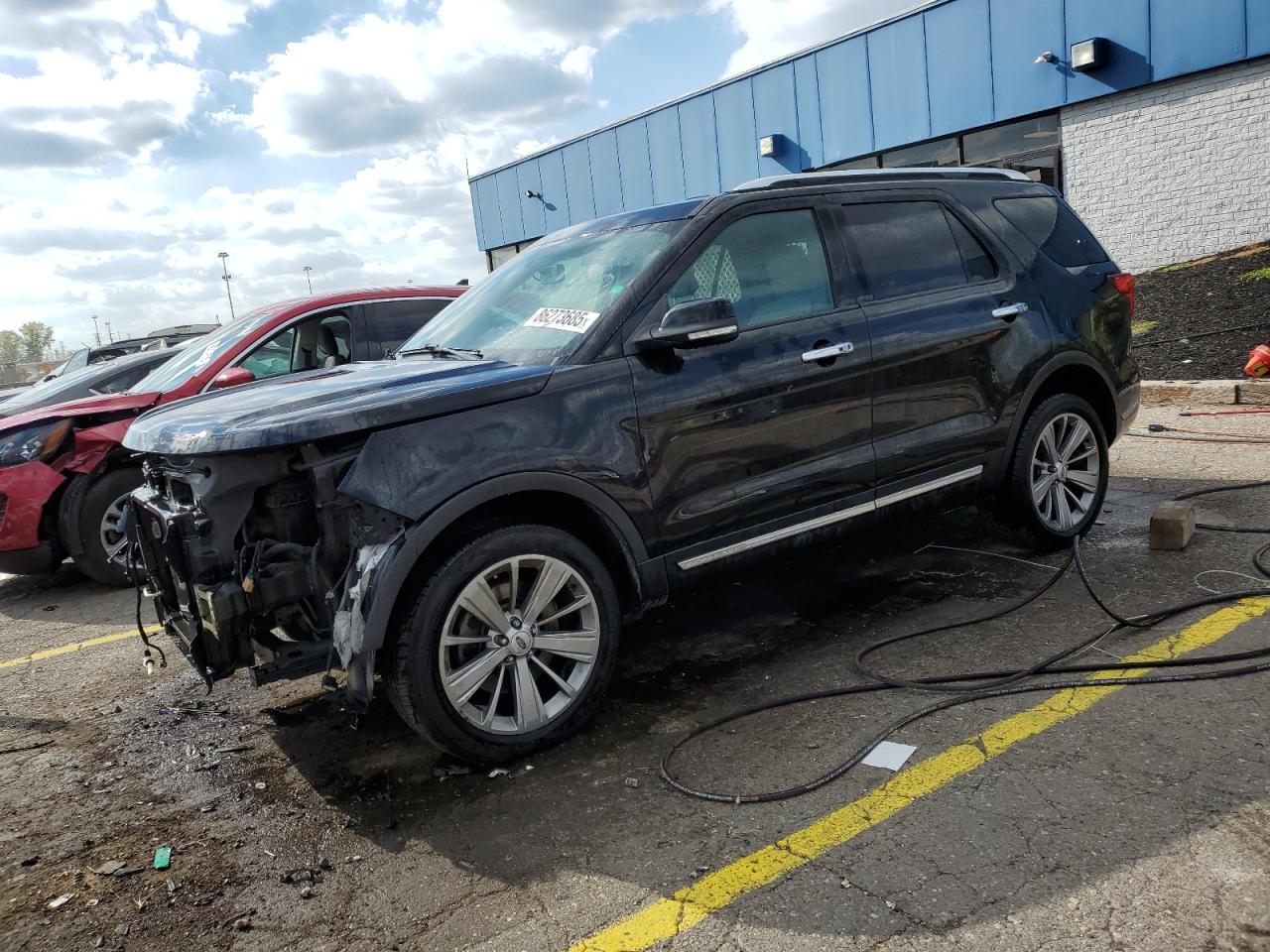Salvage Ford Explorer Image