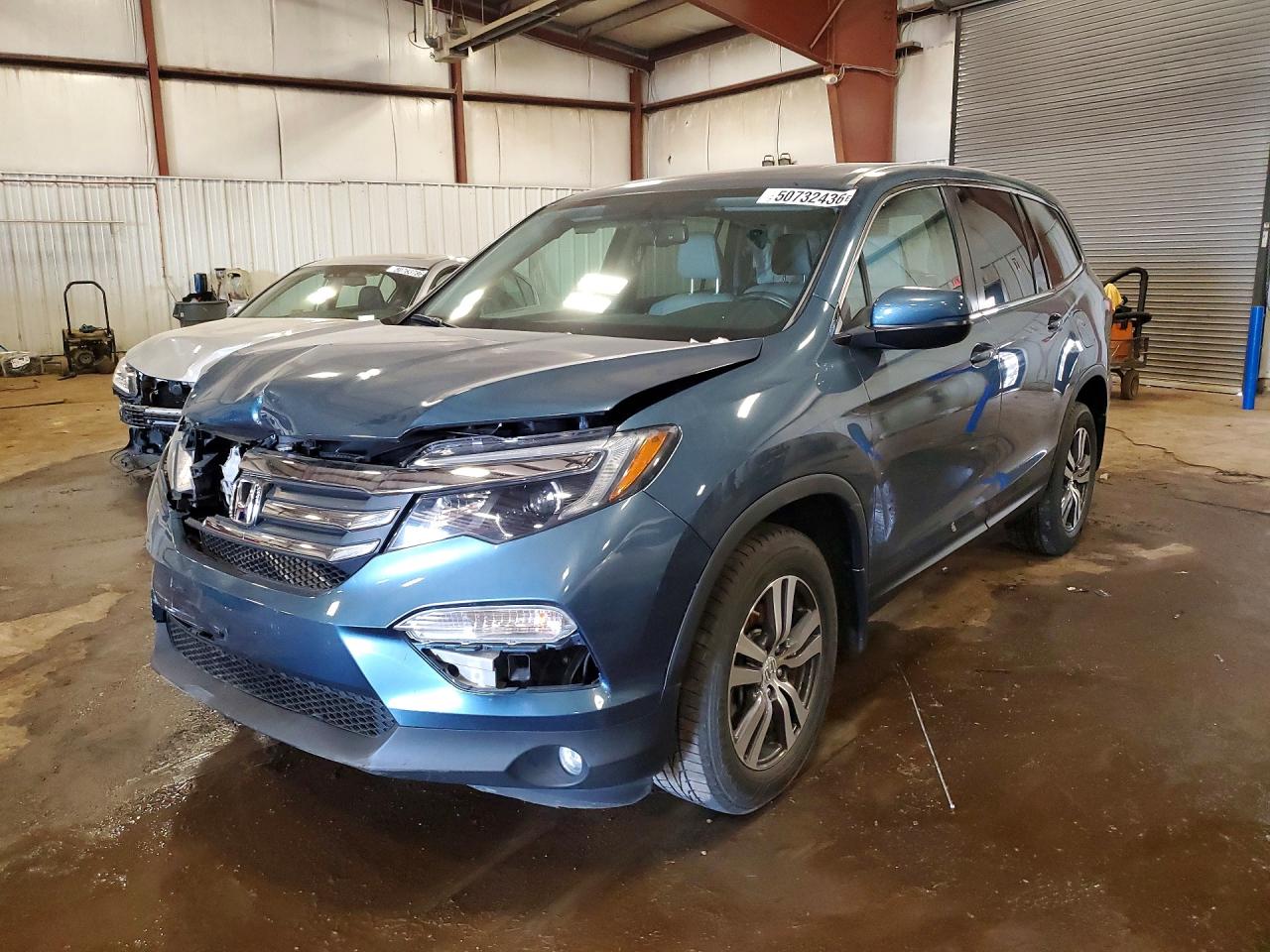 Salvage Honda Pilot Image