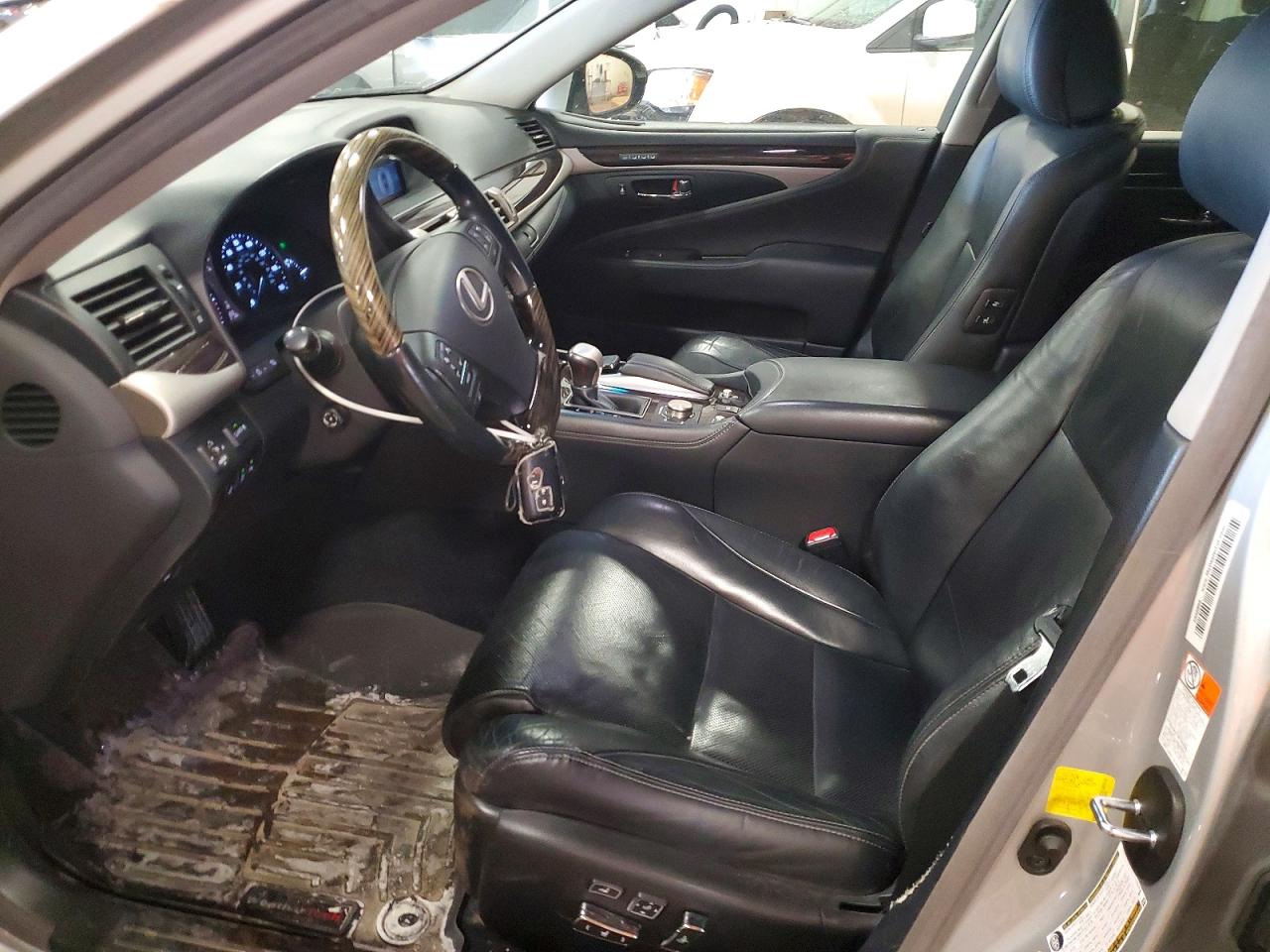Lexus LS Base