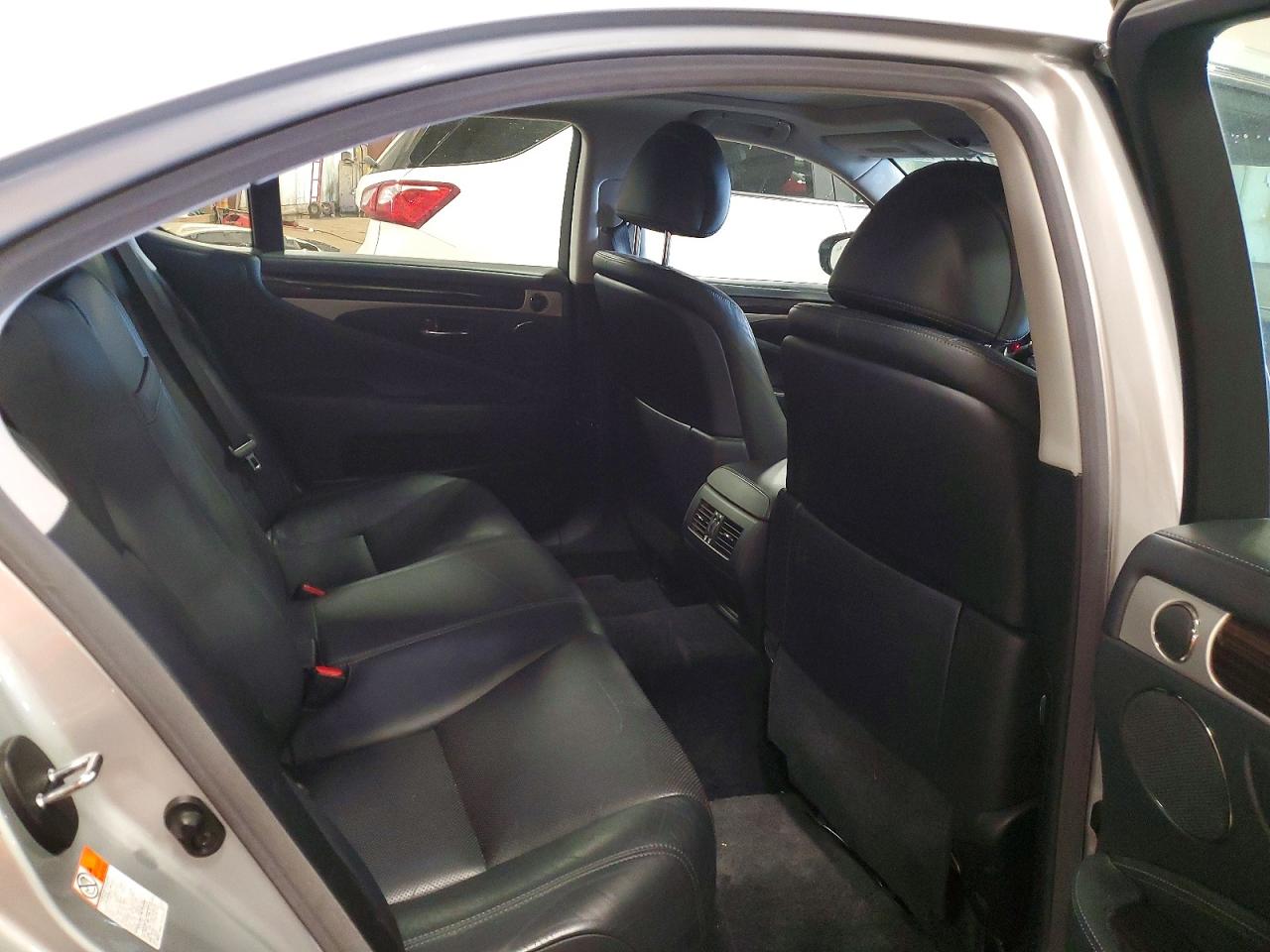 Lexus LS Base