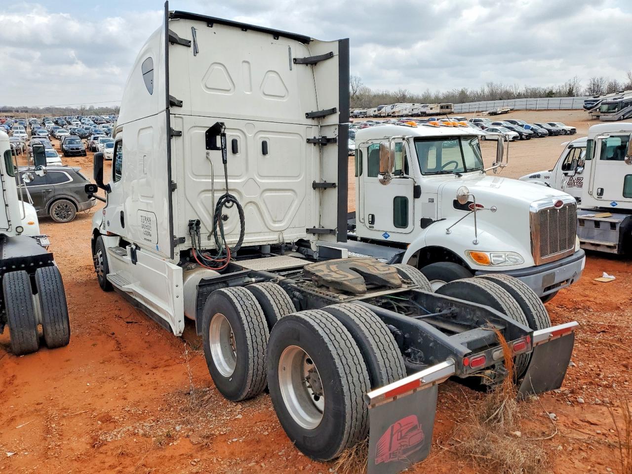 Freightliner Cascadia 126