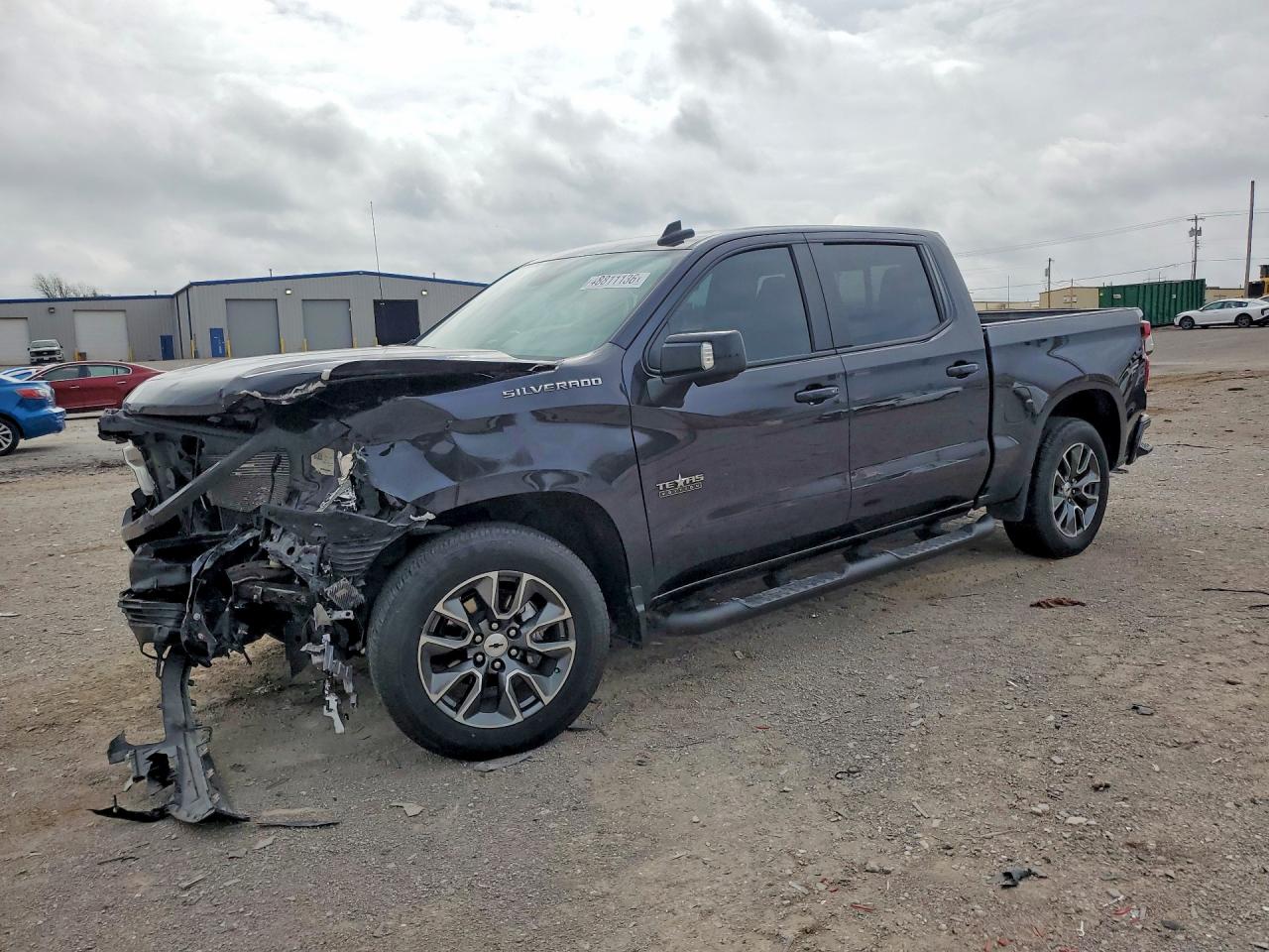 Salvage Chevrolet Silverado Image