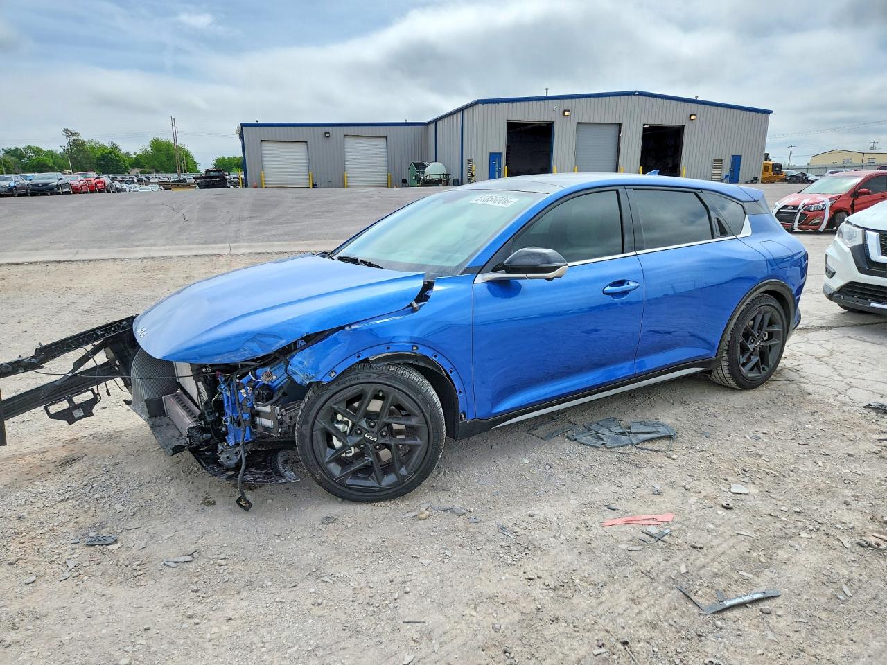 Salvage Kia K4 Image