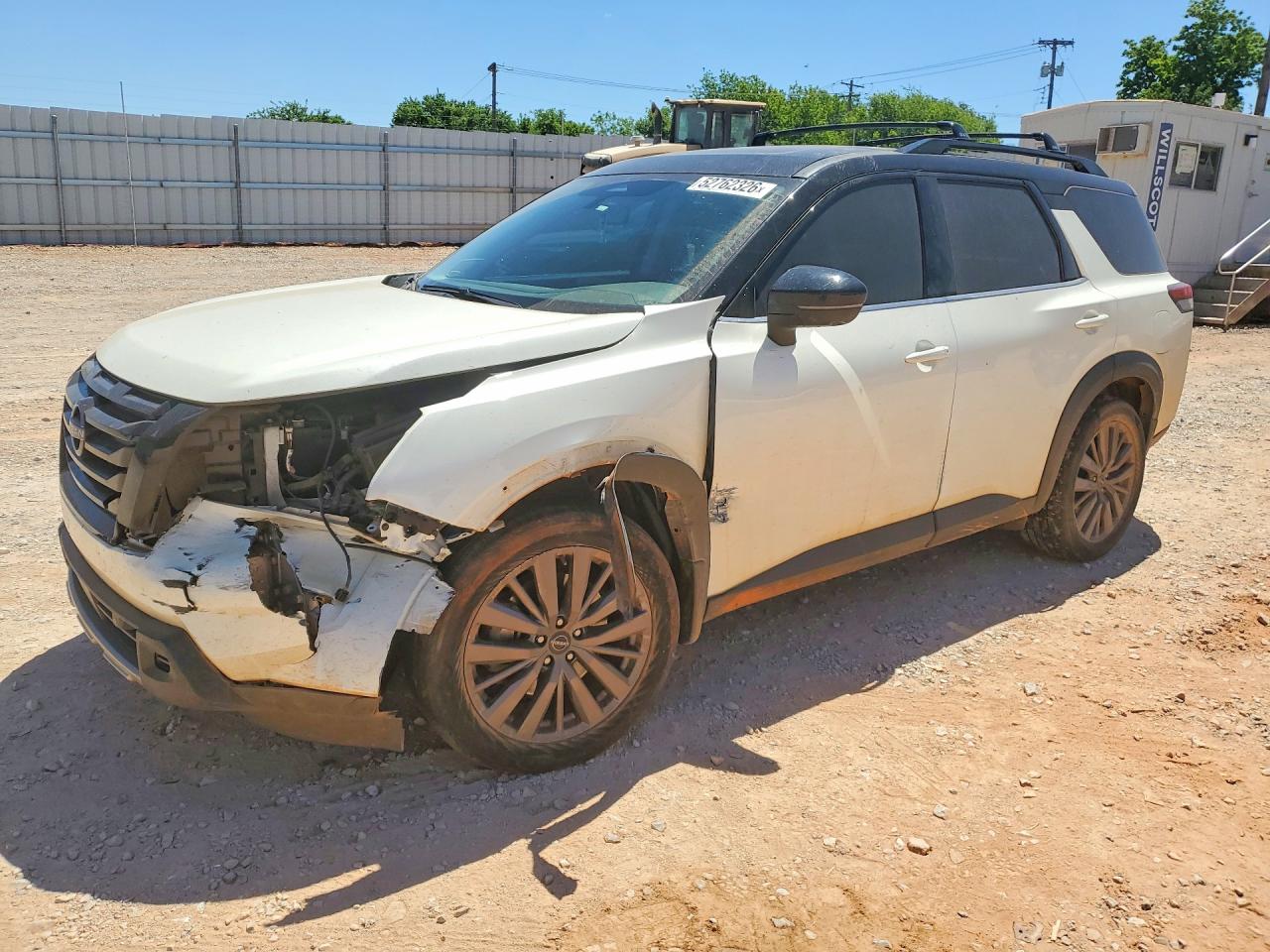 Salvage Nissan Pathfinder Image