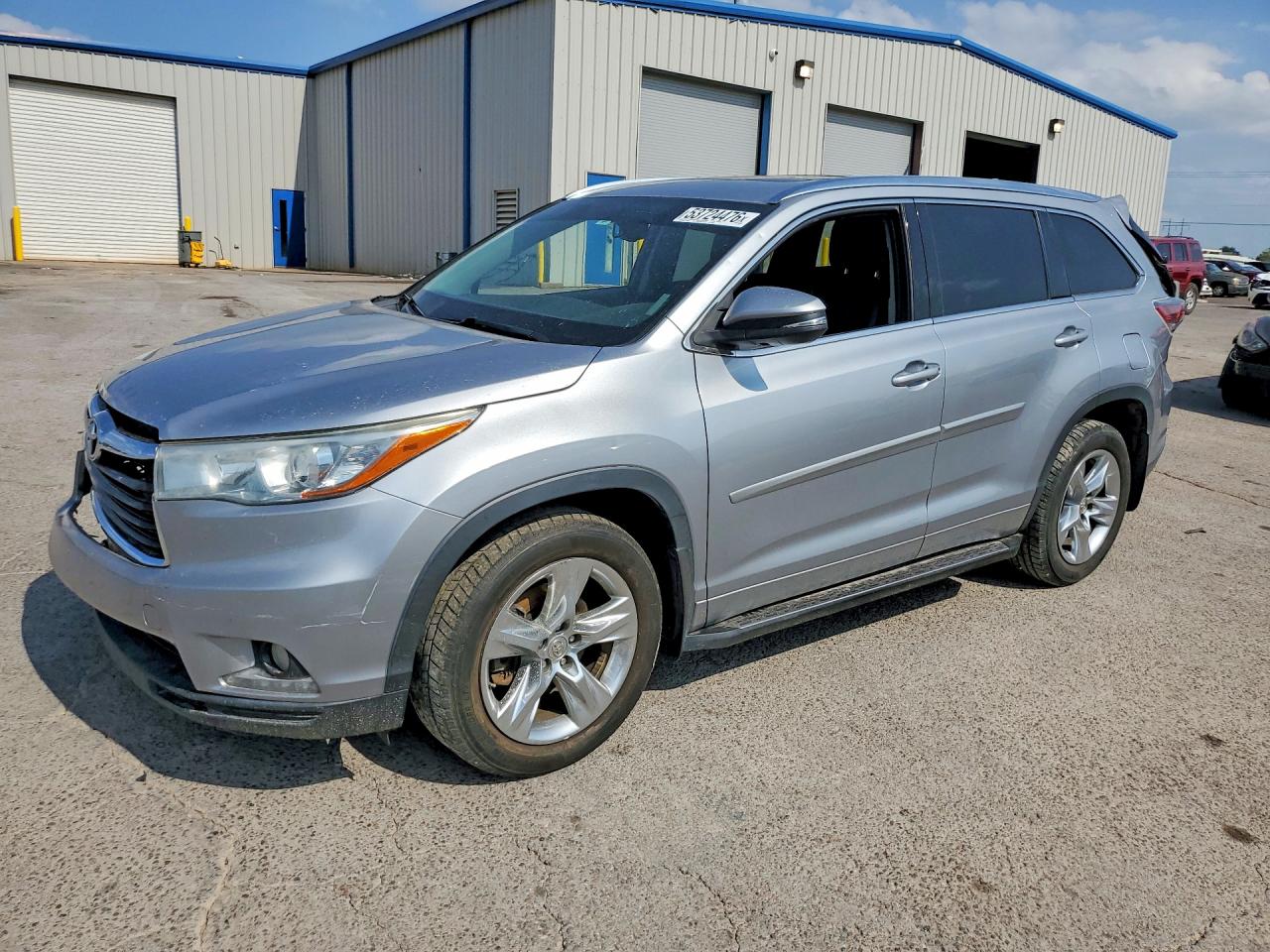 Salvage Toyota Highlander Image