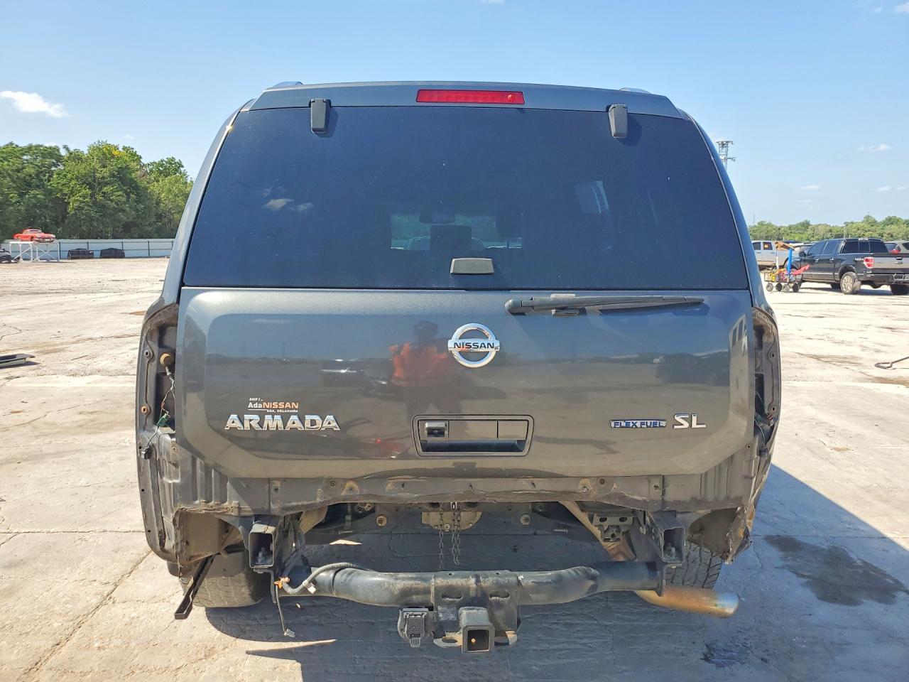 Nissan Armada Sv