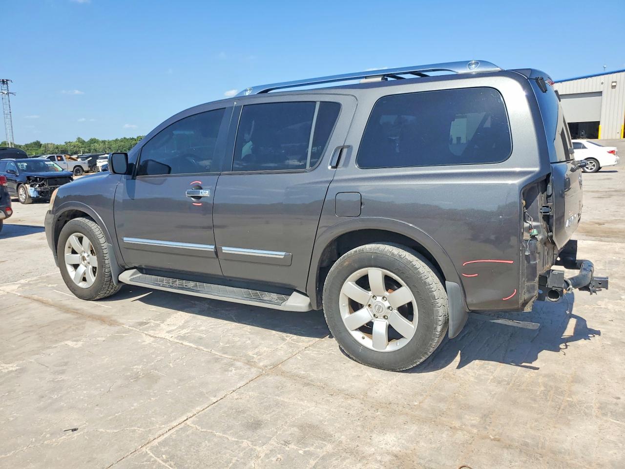 Nissan Armada Sv