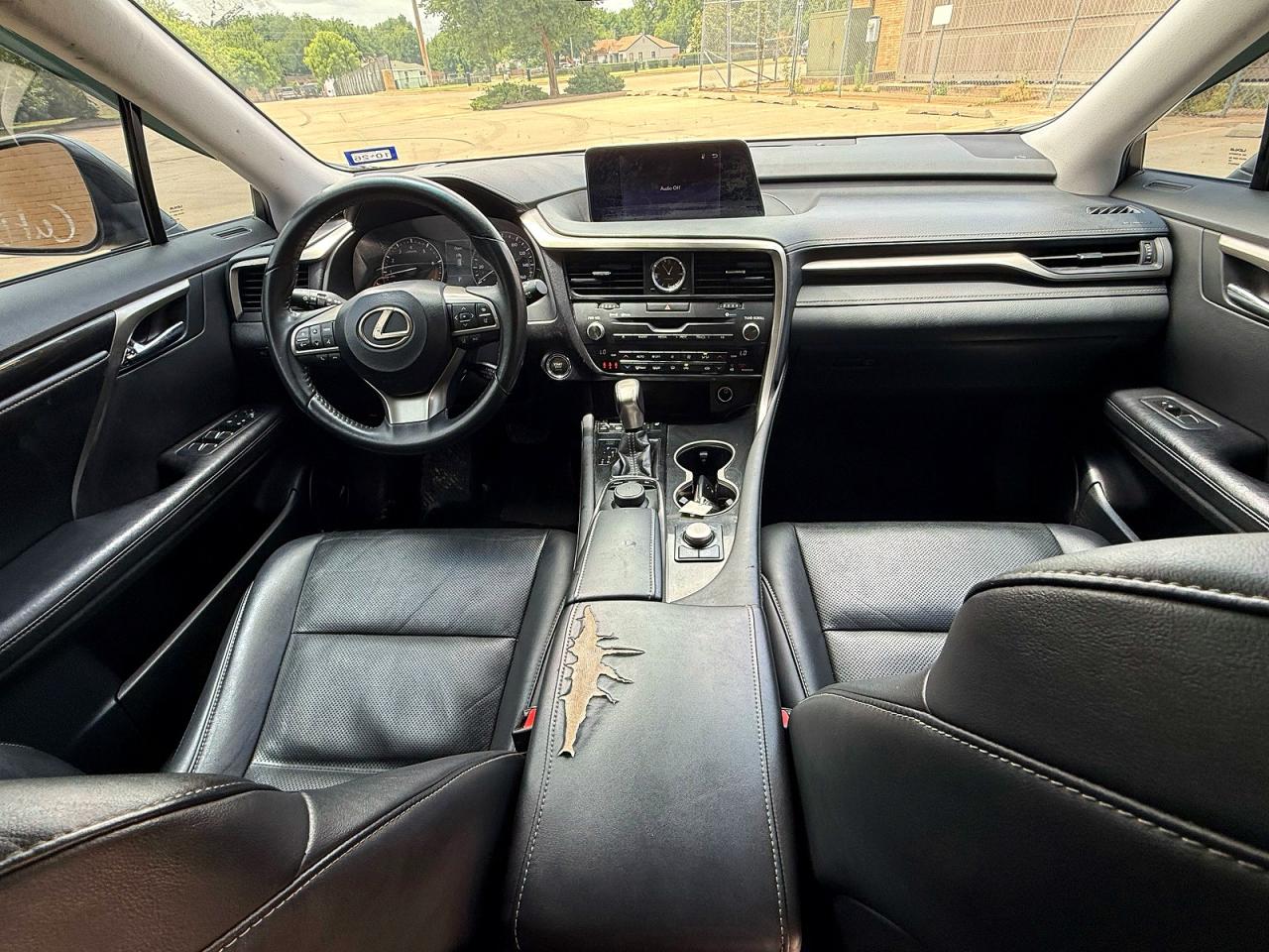 Lexus RX Base