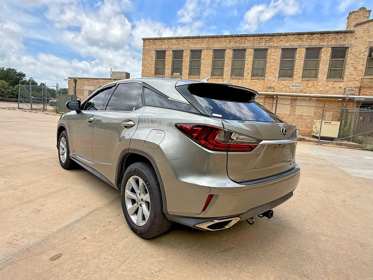 Lexus RX Base