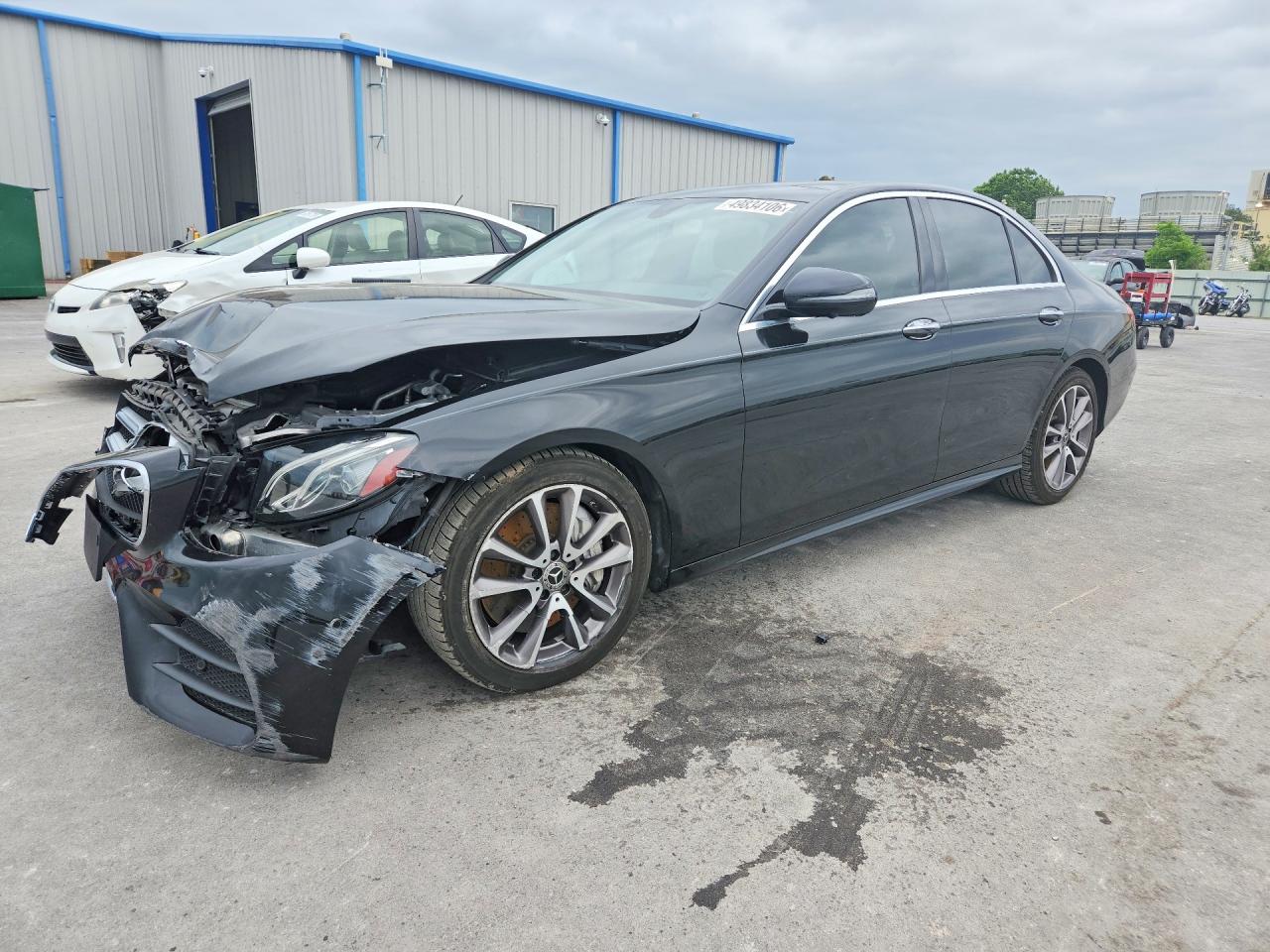 Salvage Mercedes-Benz E-Class Image