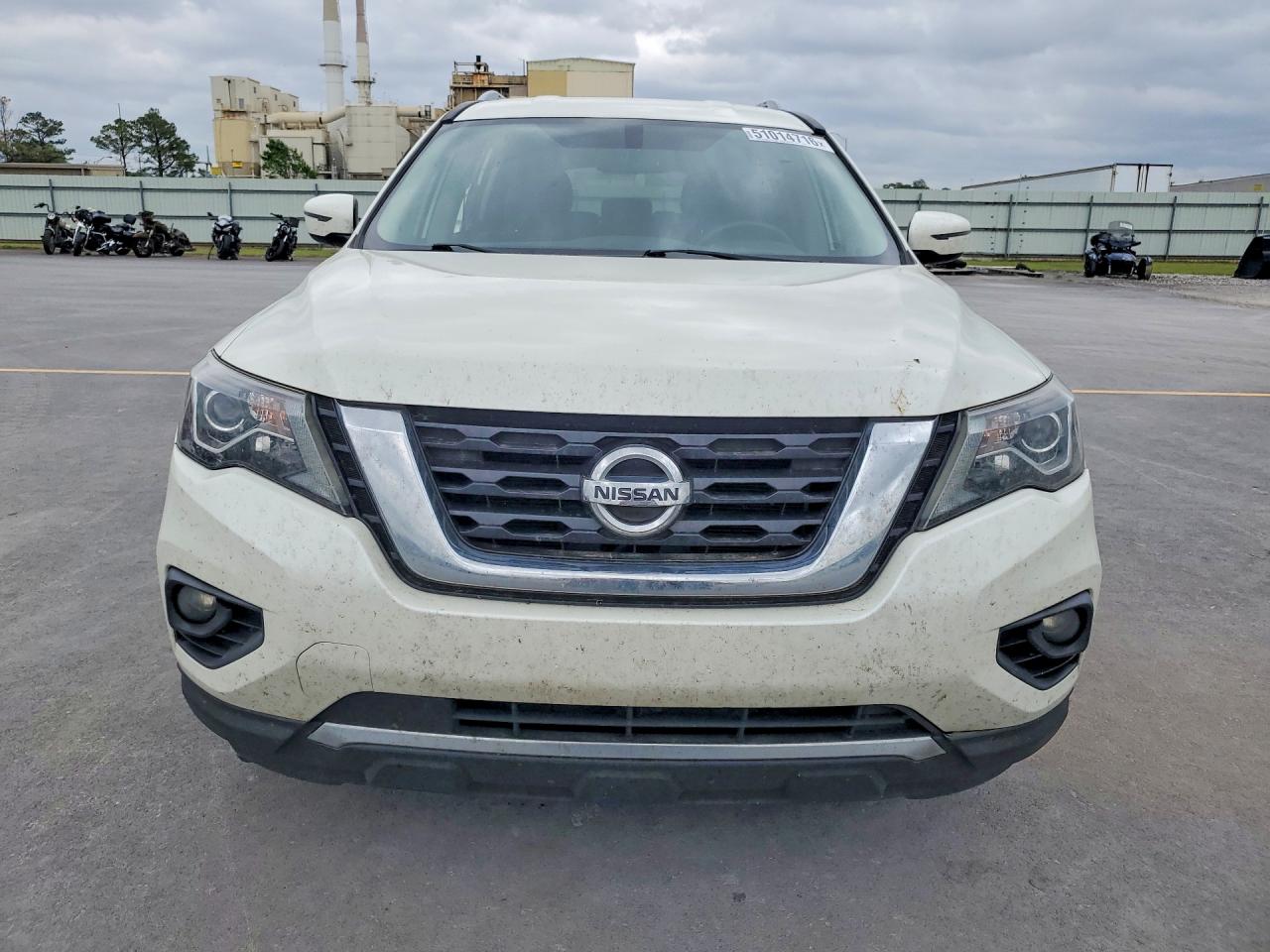Nissan Pathfinder Sv
