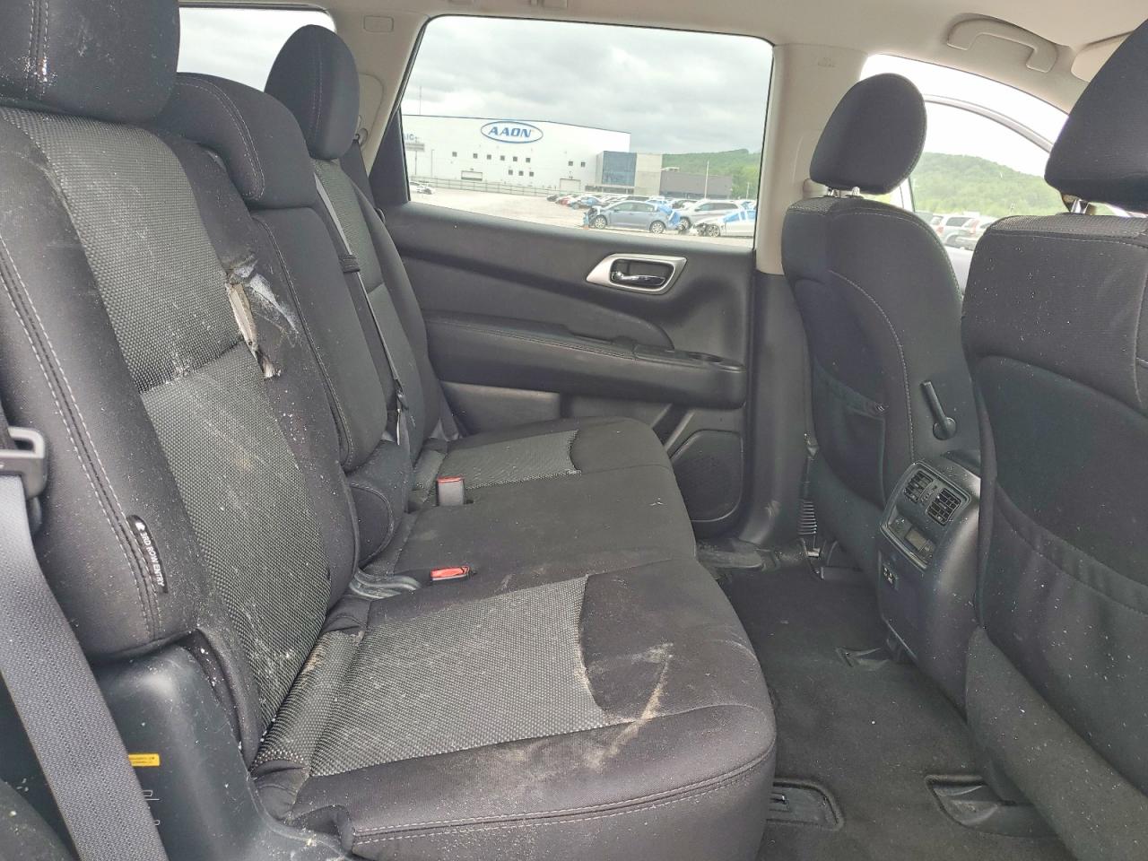 Nissan Pathfinder Sv
