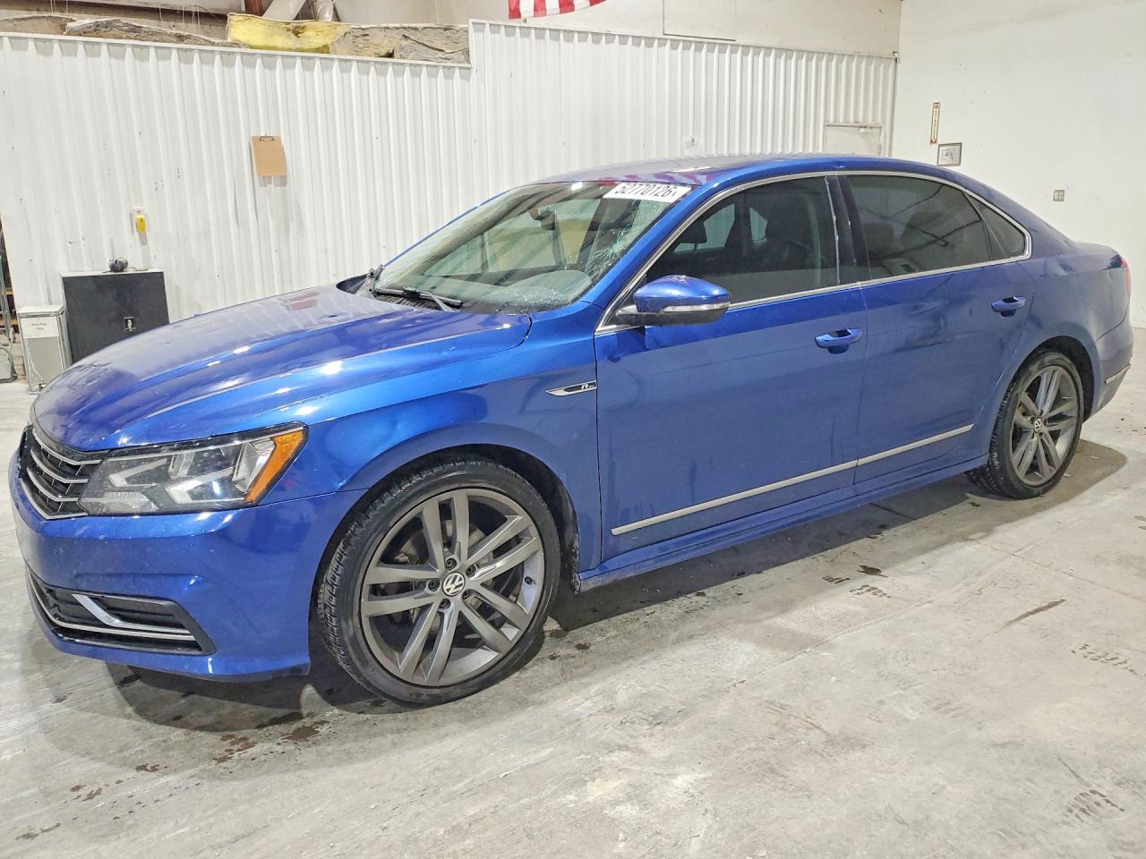 Salvage Volkswagen Passat Image