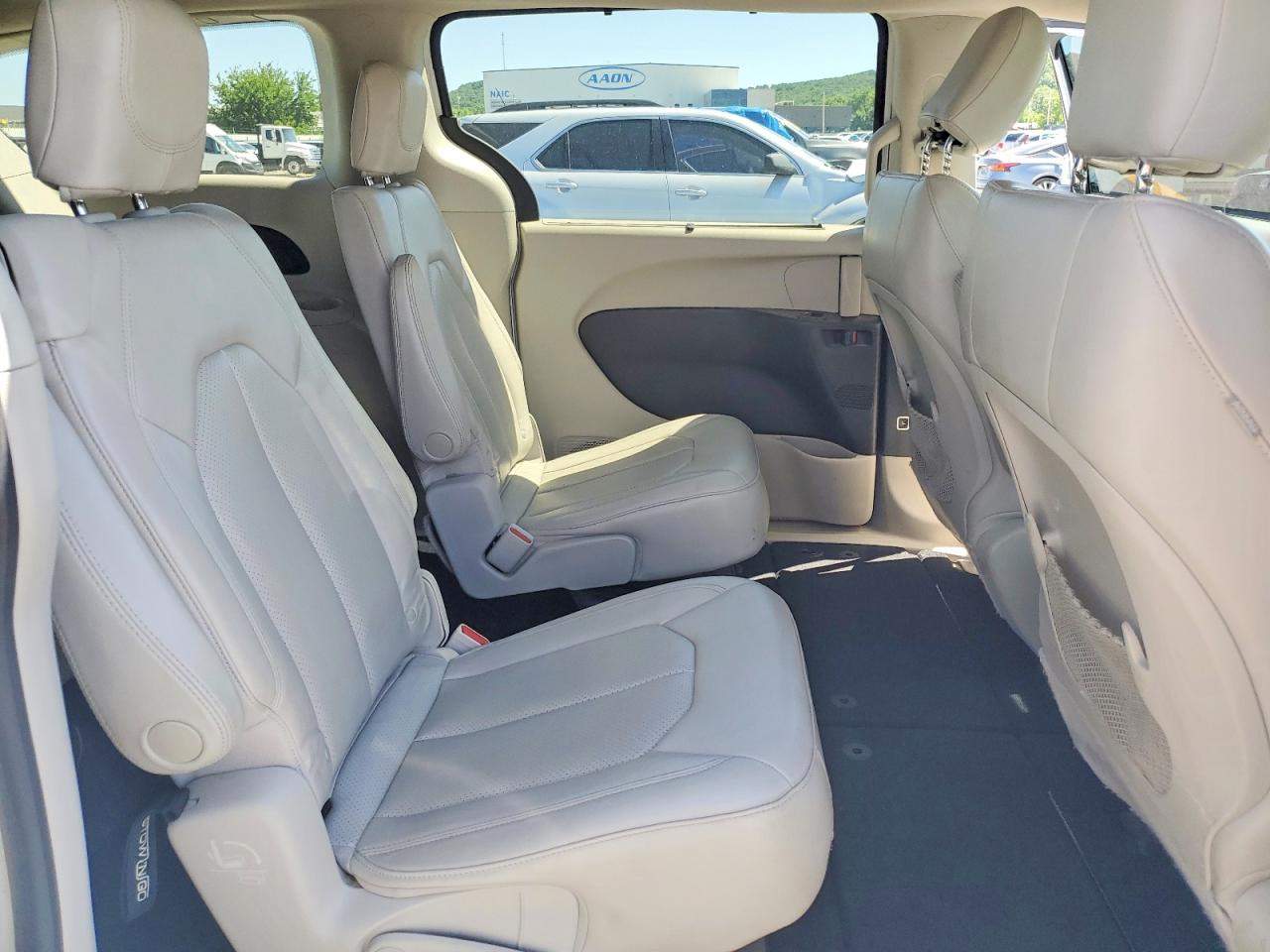 Chrysler Minivan Lxi