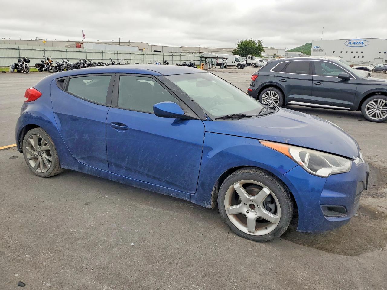 Hyundai VELOSTER Base