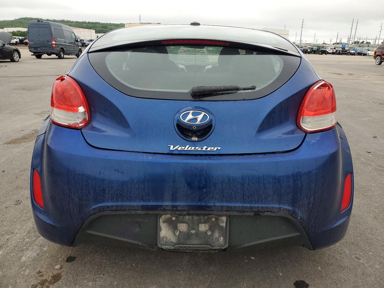 Hyundai VELOSTER Base