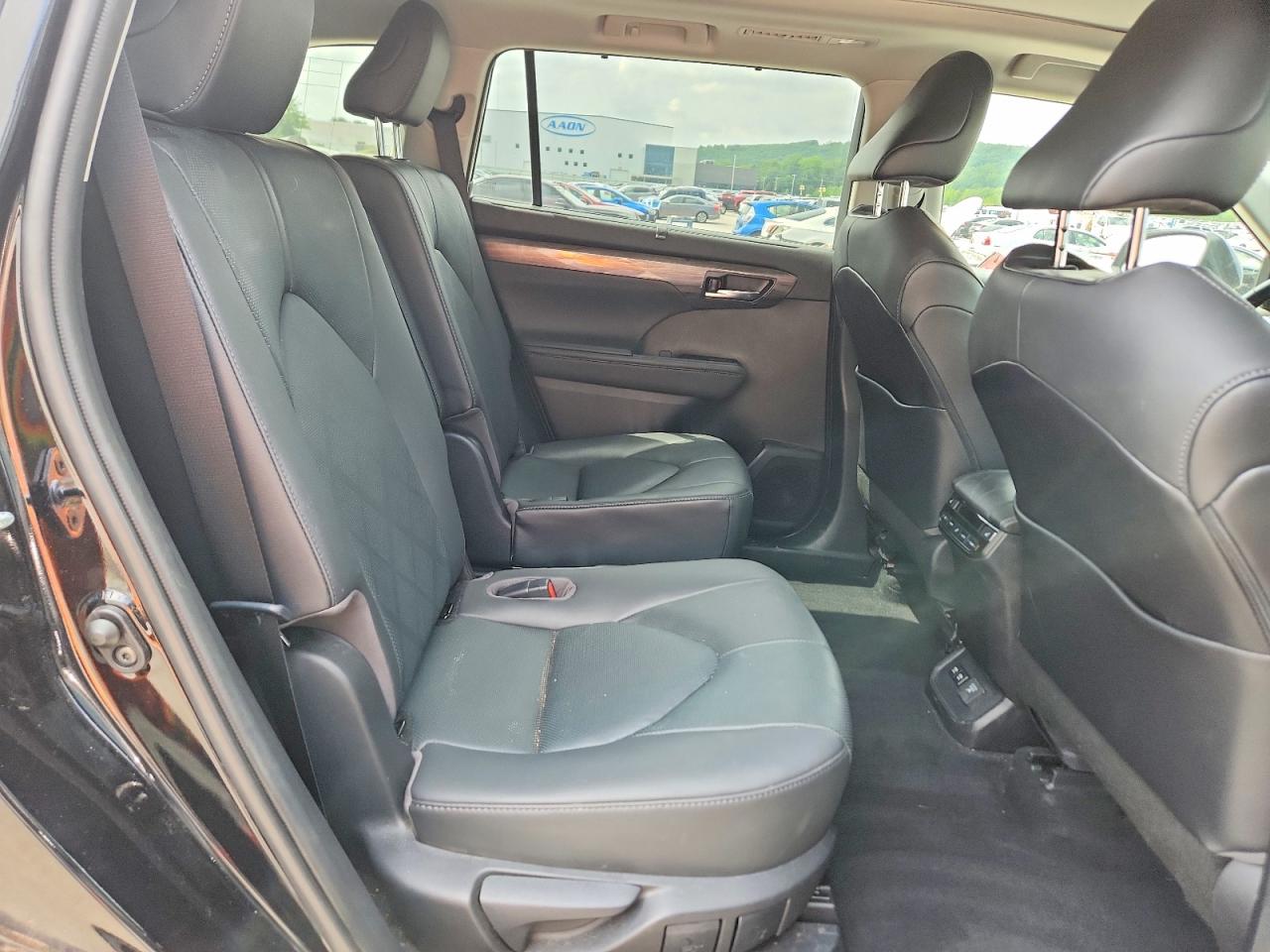 Toyota Highlander Hybrid Platinum